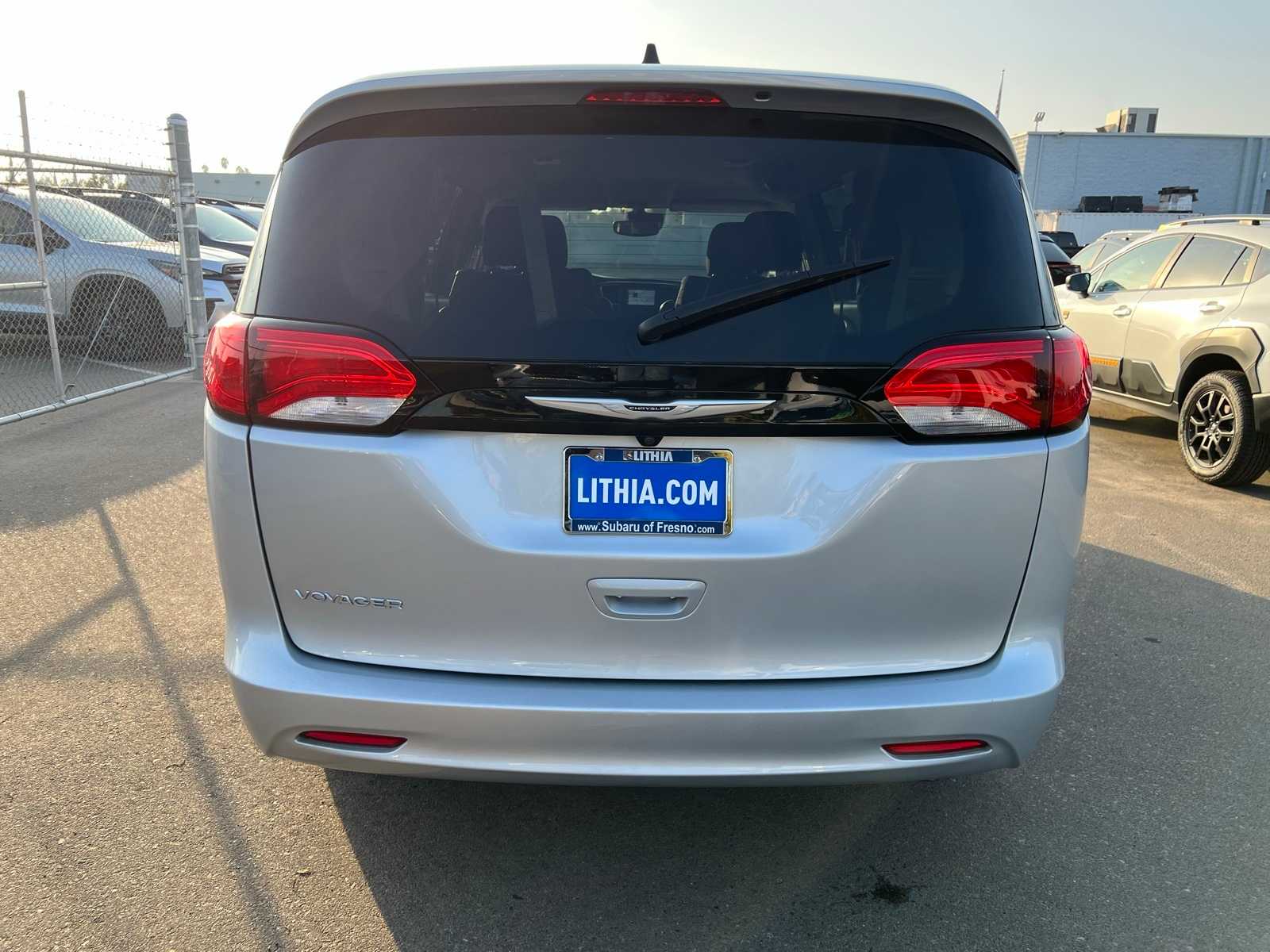 Thumbnail: 2023 Chrysler Voyager - 4