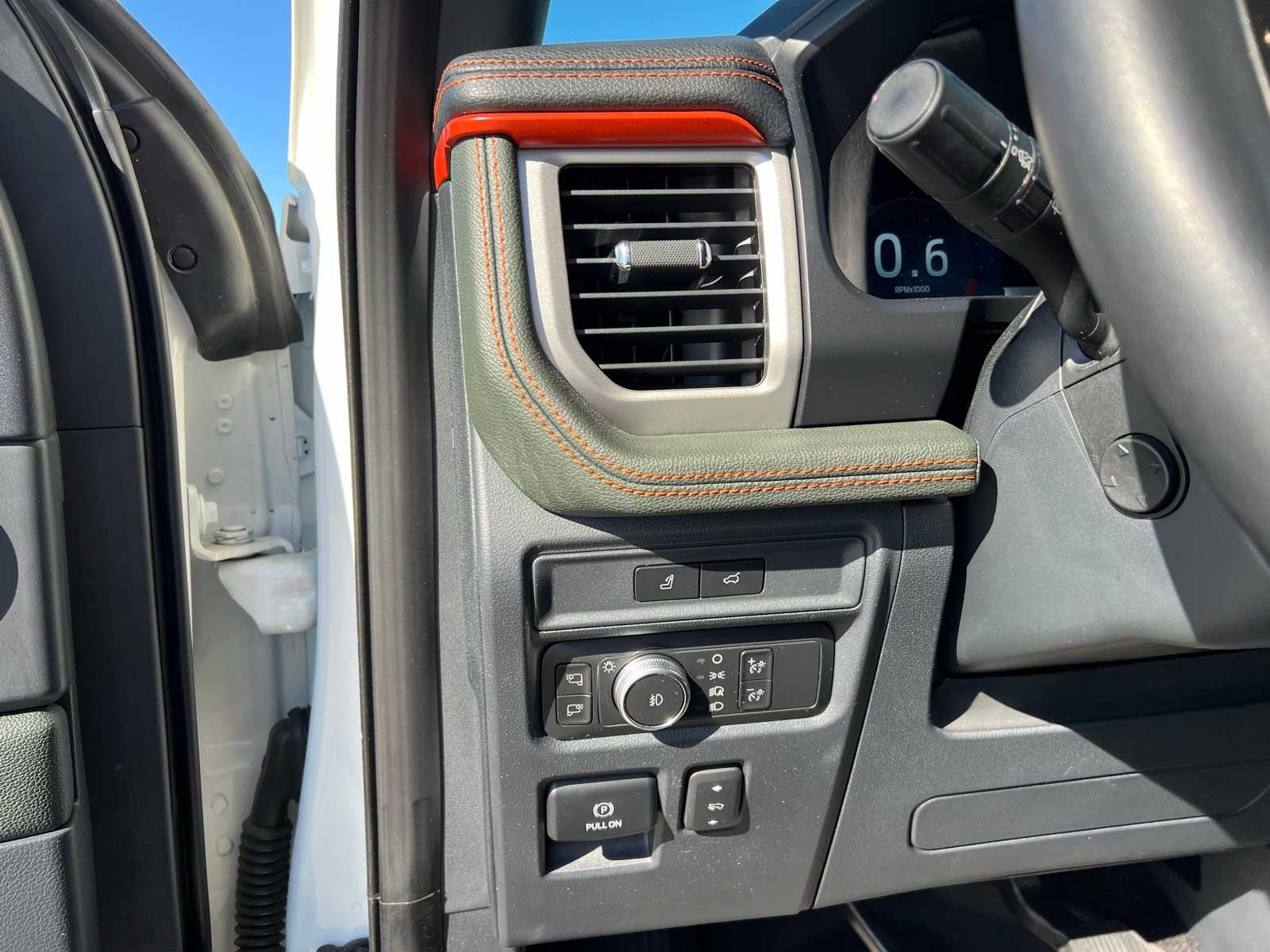 Thumbnail: 2022 Ford Expedition - 28