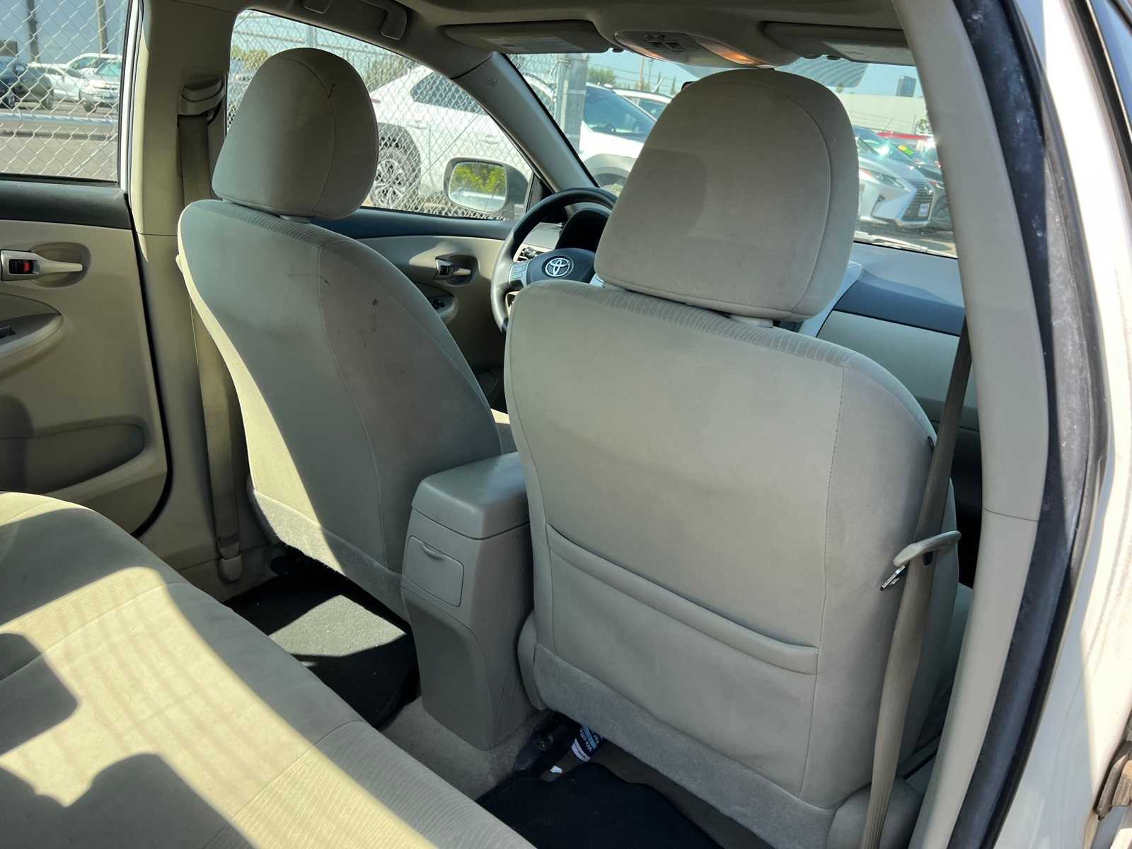 Thumbnail: 2011 Toyota Corolla - 22