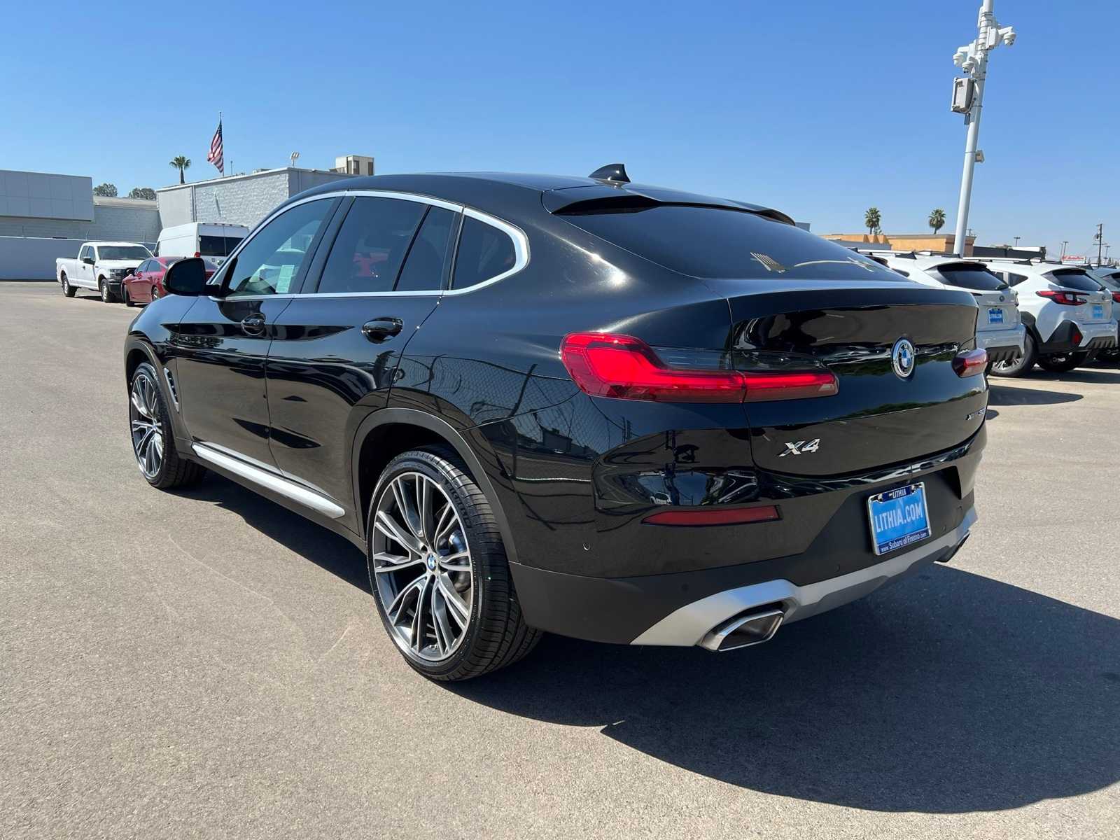 Thumbnail: 2023 BMW X4 - 3