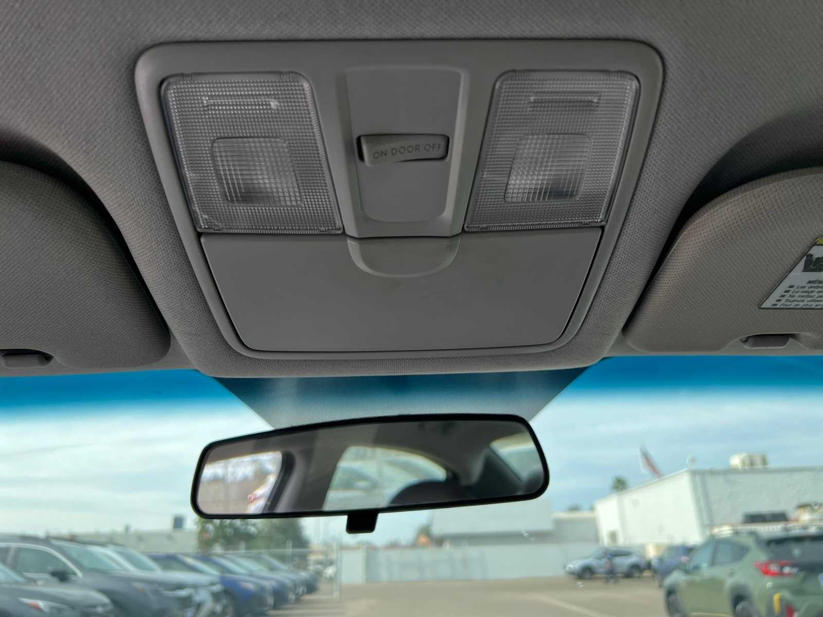 Thumbnail: 2012 Hyundai Elantra - 32