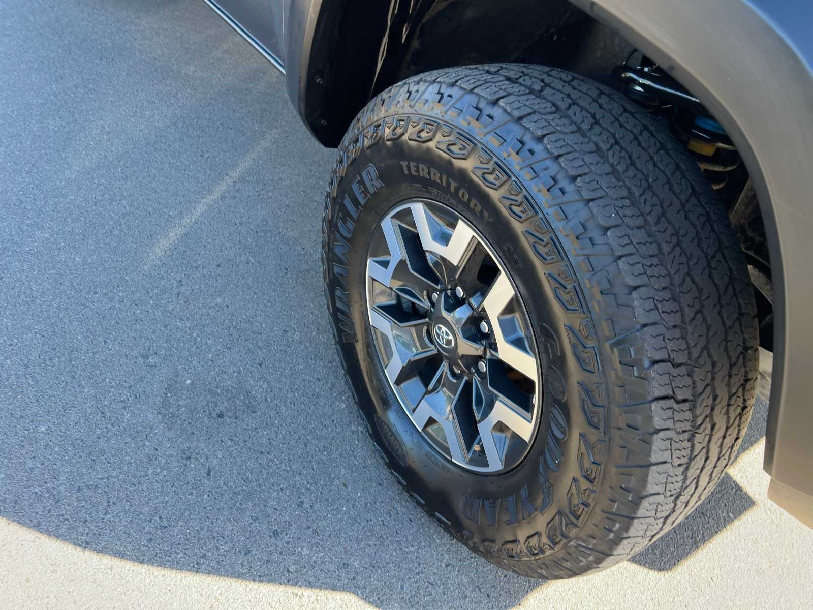 Thumbnail: 2023 Toyota Tacoma - 25