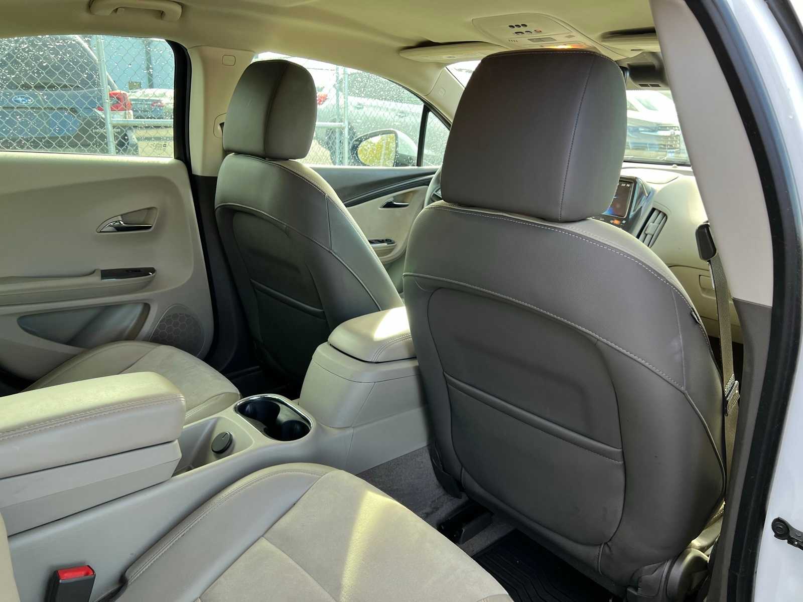 Thumbnail: 2013 Chevrolet Volt - 20