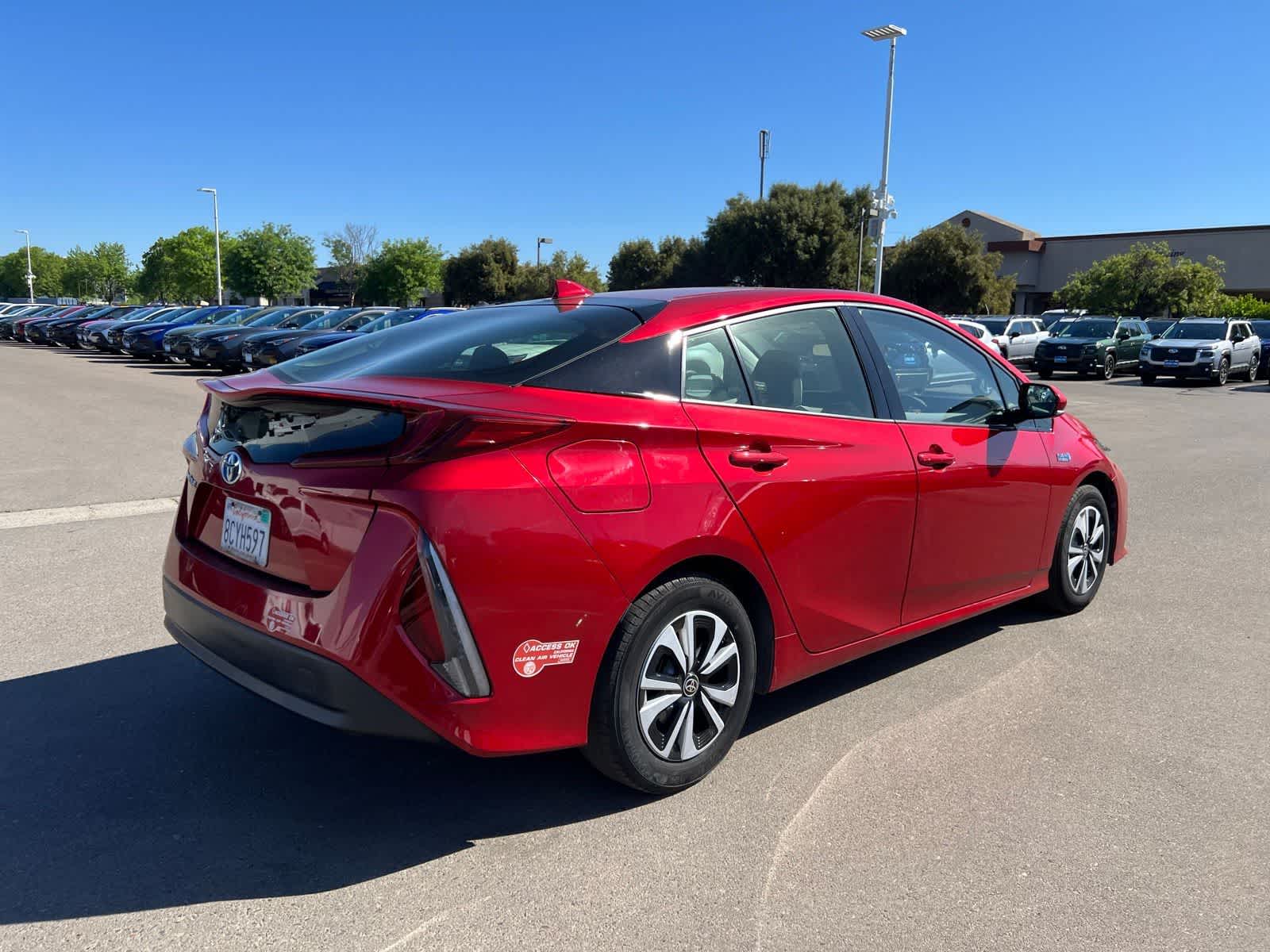 Thumbnail: 2017 Toyota Prius Prime - 8