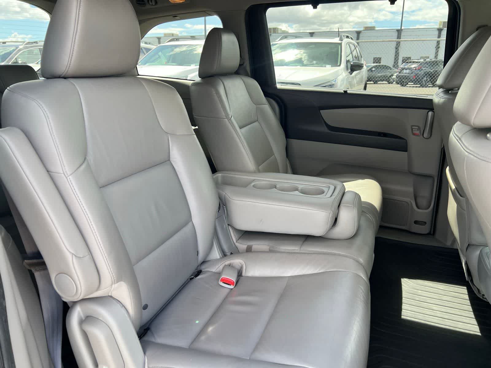 Thumbnail: 2011 Honda Odyssey - 22