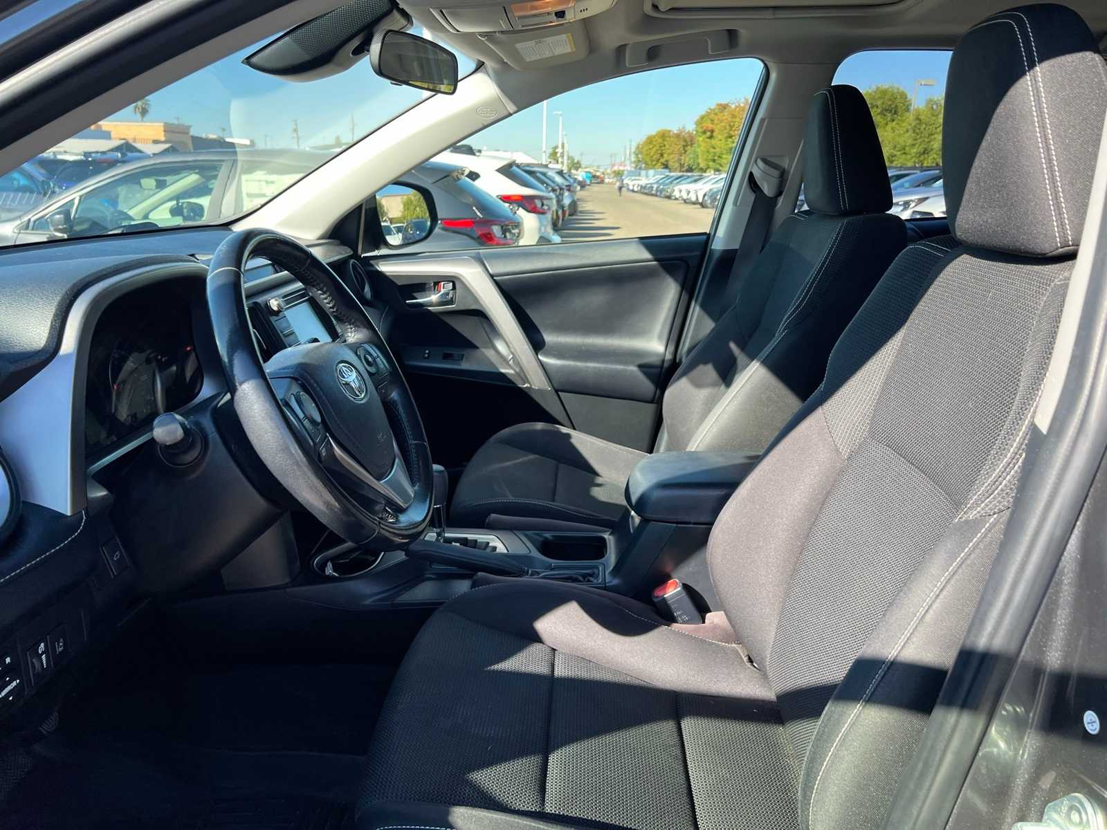 Thumbnail: 2018 Toyota RAV4 - 15