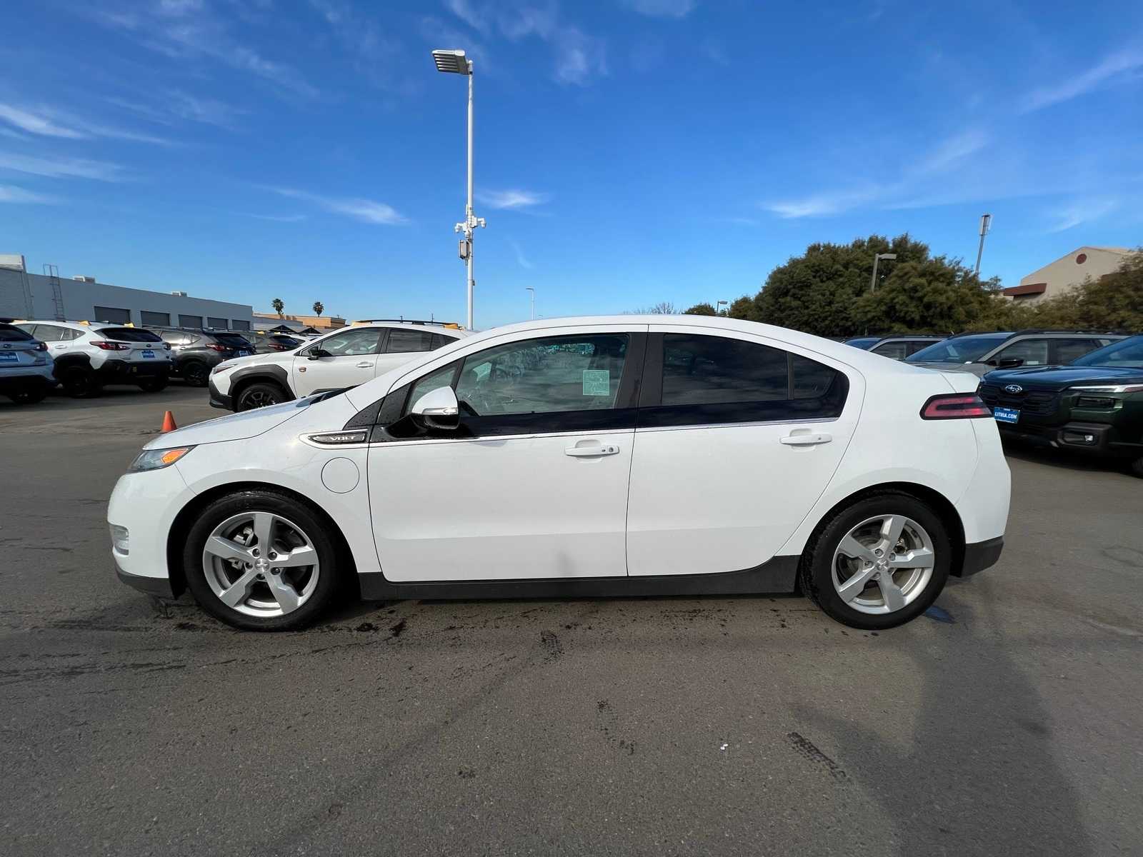 Thumbnail: 2013 Chevrolet Volt - 2