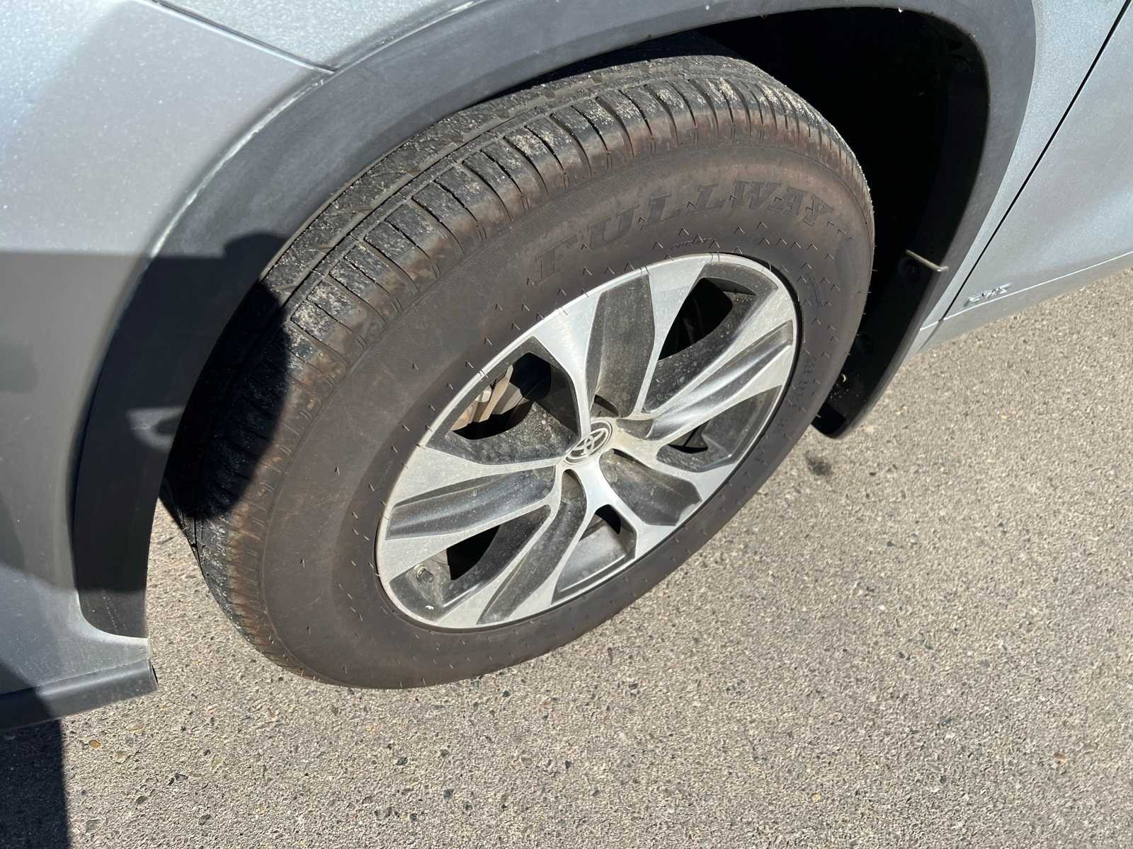 Thumbnail: 2021 Toyota Highlander - 14