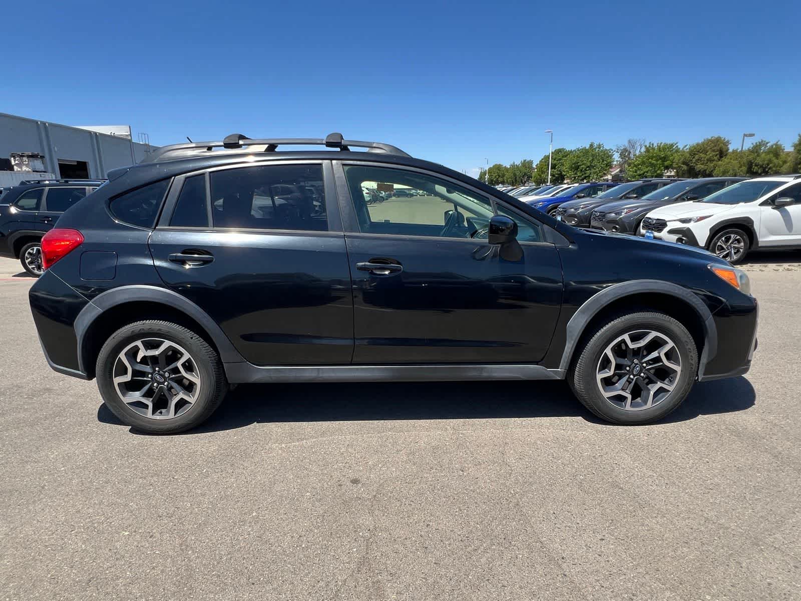 Thumbnail: 2016 Subaru Crosstrek - 8