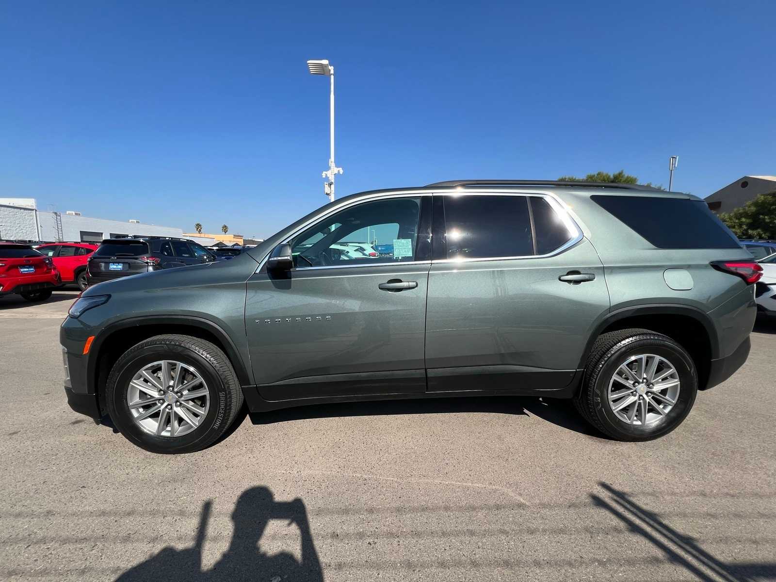 Thumbnail: 2023 Chevrolet Traverse - 2