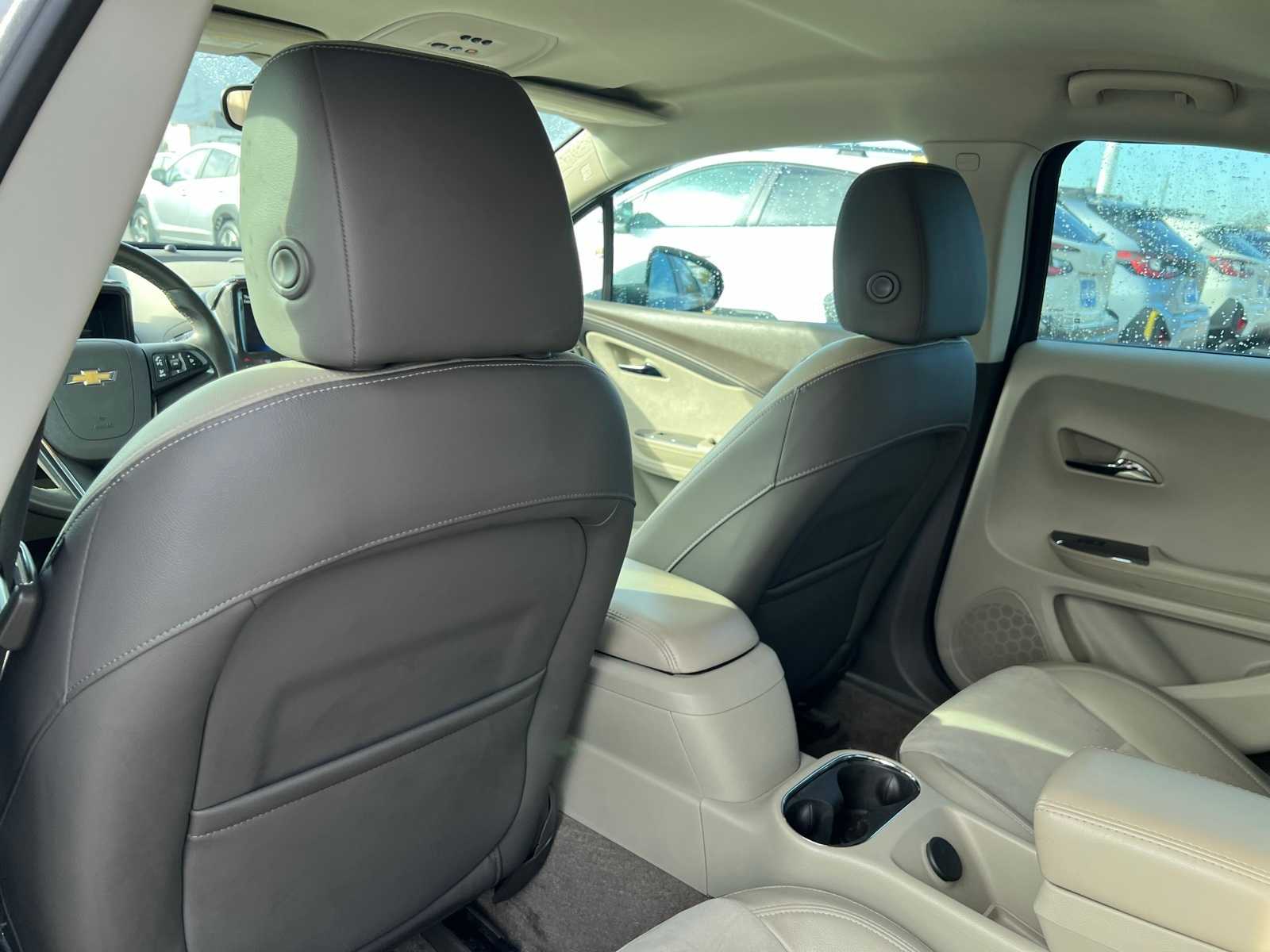 Thumbnail: 2013 Chevrolet Volt - 16