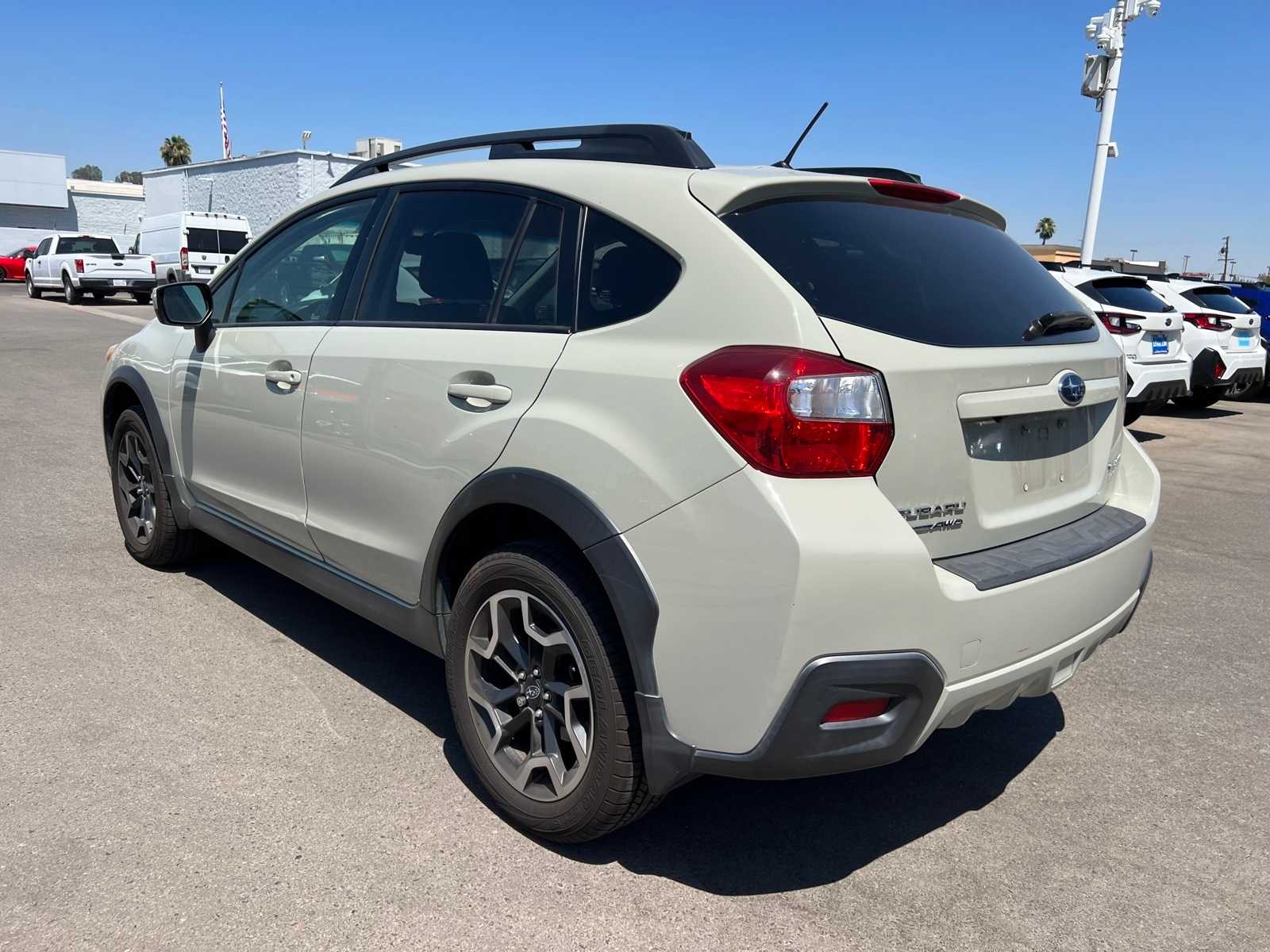 Thumbnail: 2017 Subaru Crosstrek - 3
