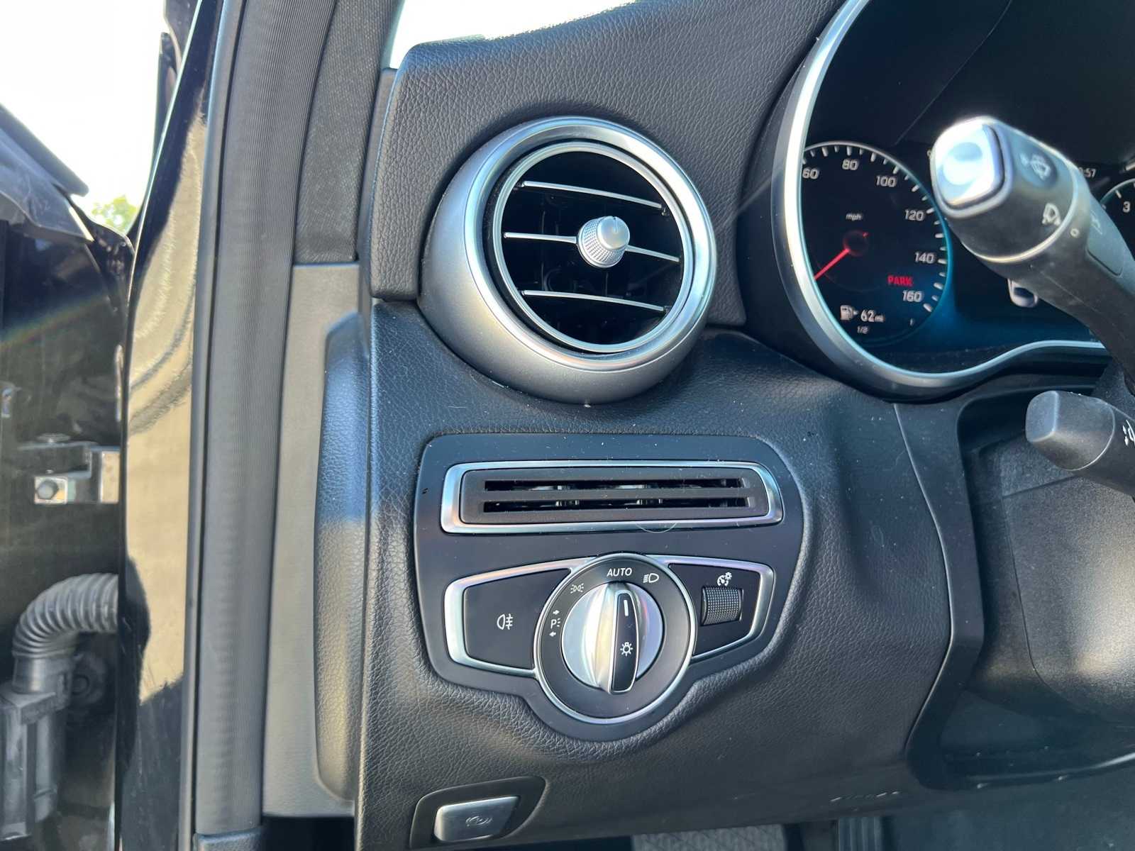 Thumbnail: 2021 Mercedes-Benz C-Class - 28