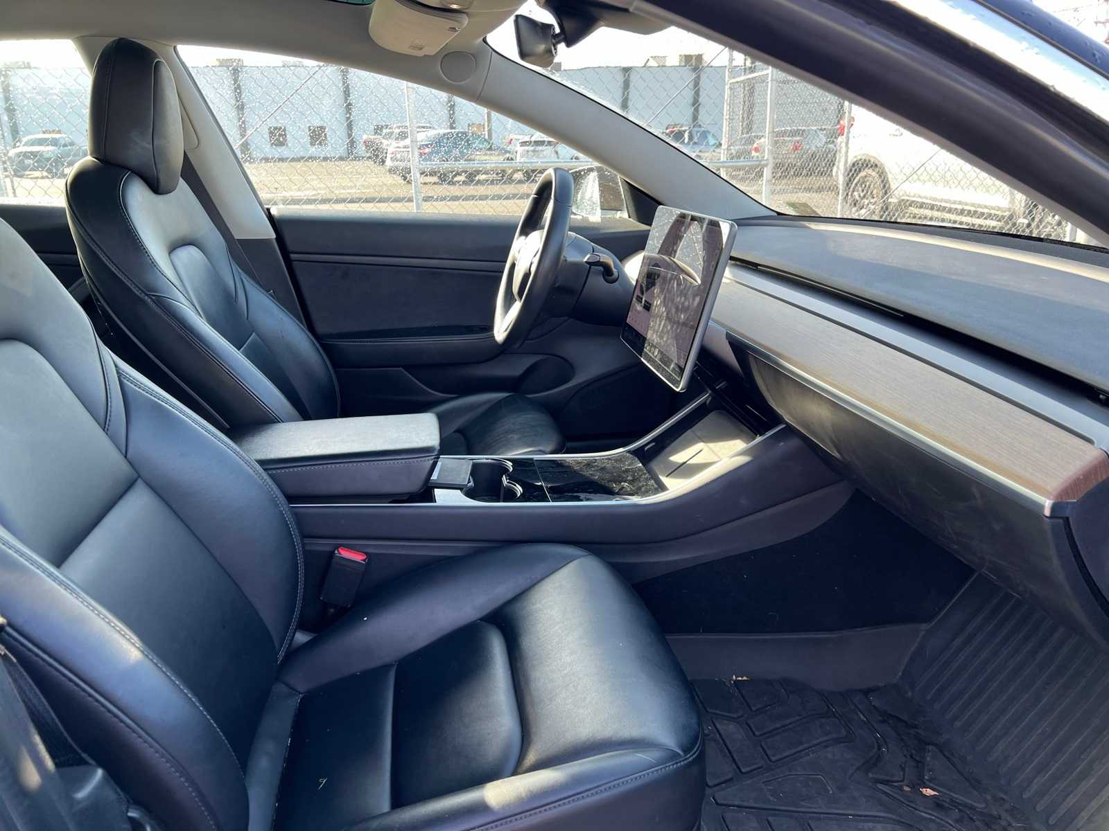 Thumbnail: 2020 Tesla Model 3 - 25