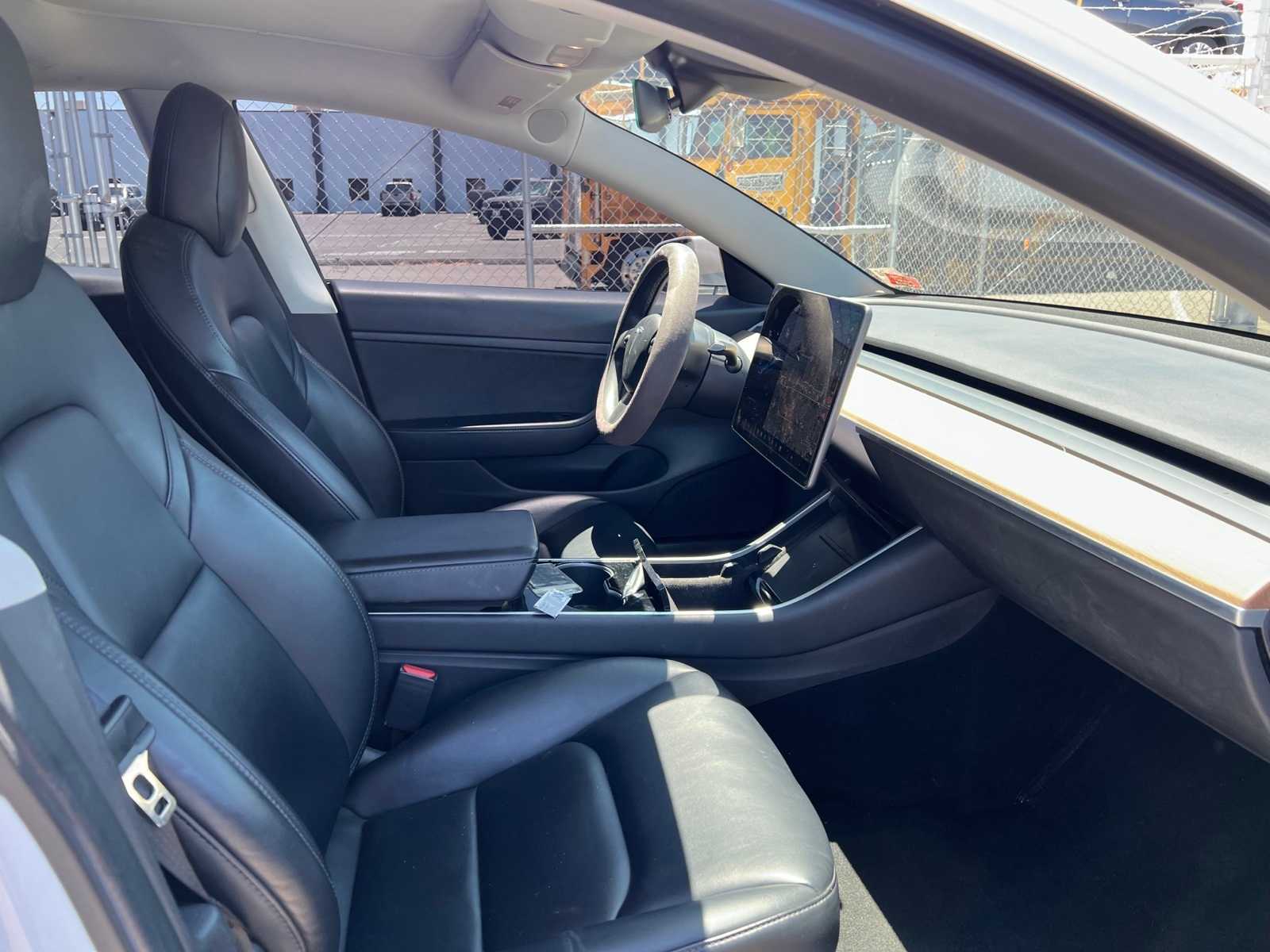 Thumbnail: 2020 Tesla Model 3 - 25