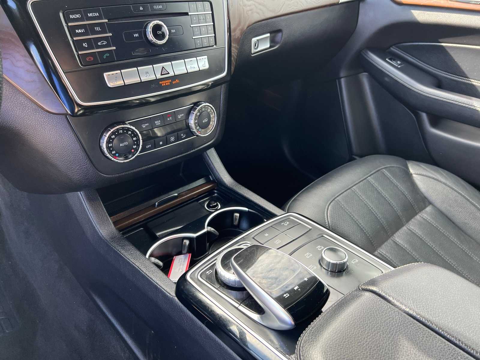 Thumbnail: 2016 Mercedes-Benz GLE - 42