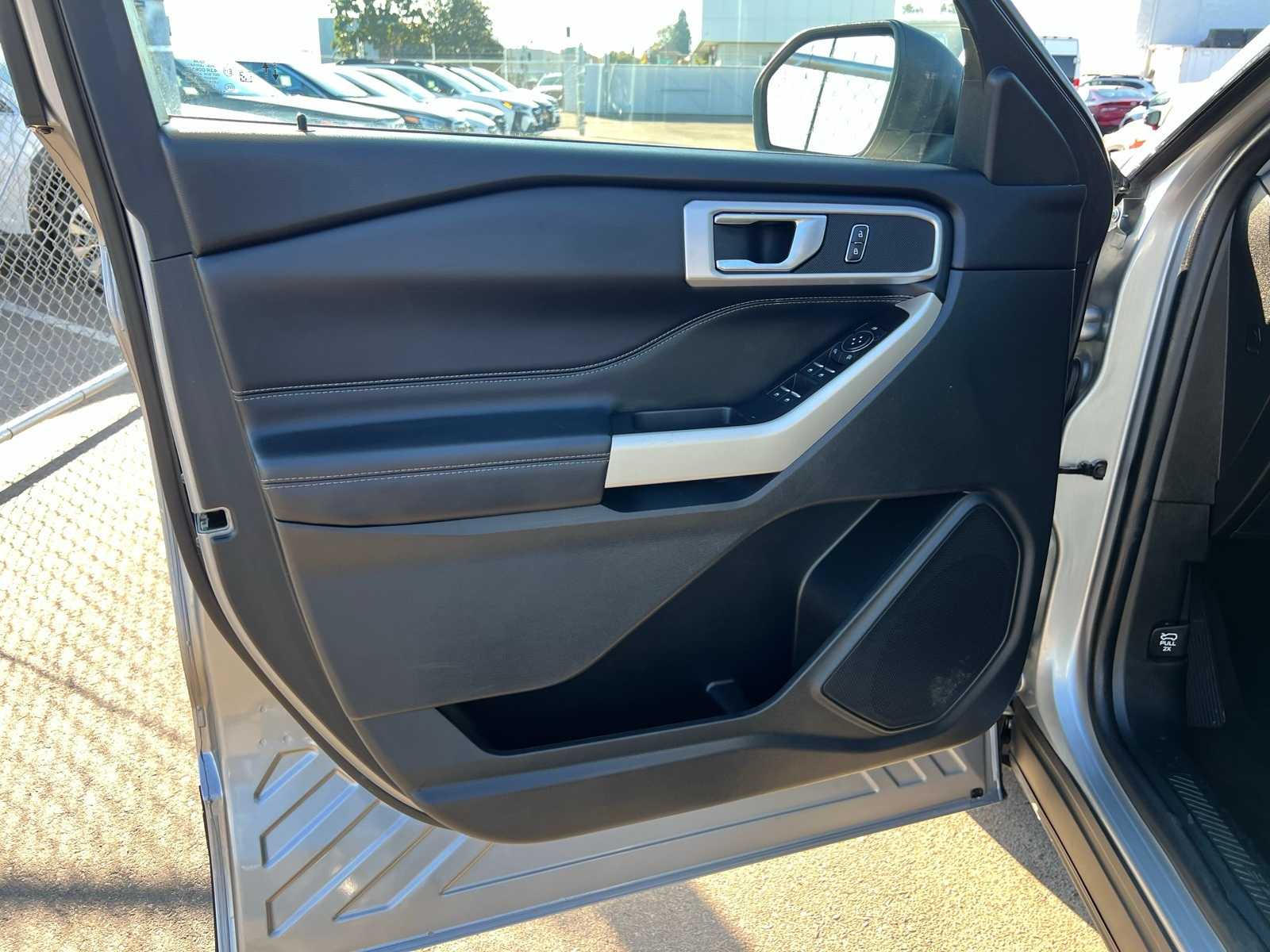 Thumbnail: 2021 Ford Explorer - 16