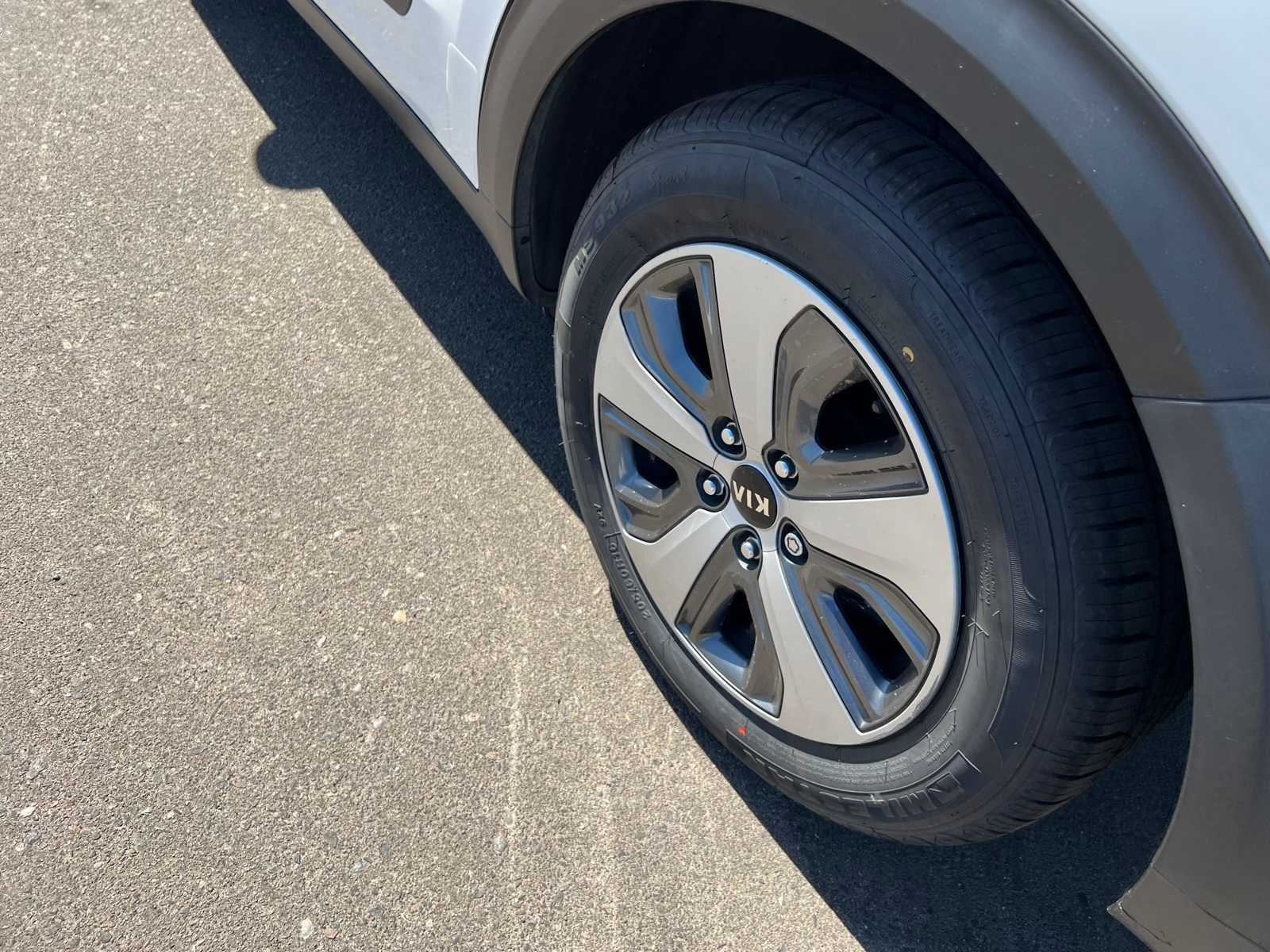 Thumbnail: 2018 Kia Niro - 17