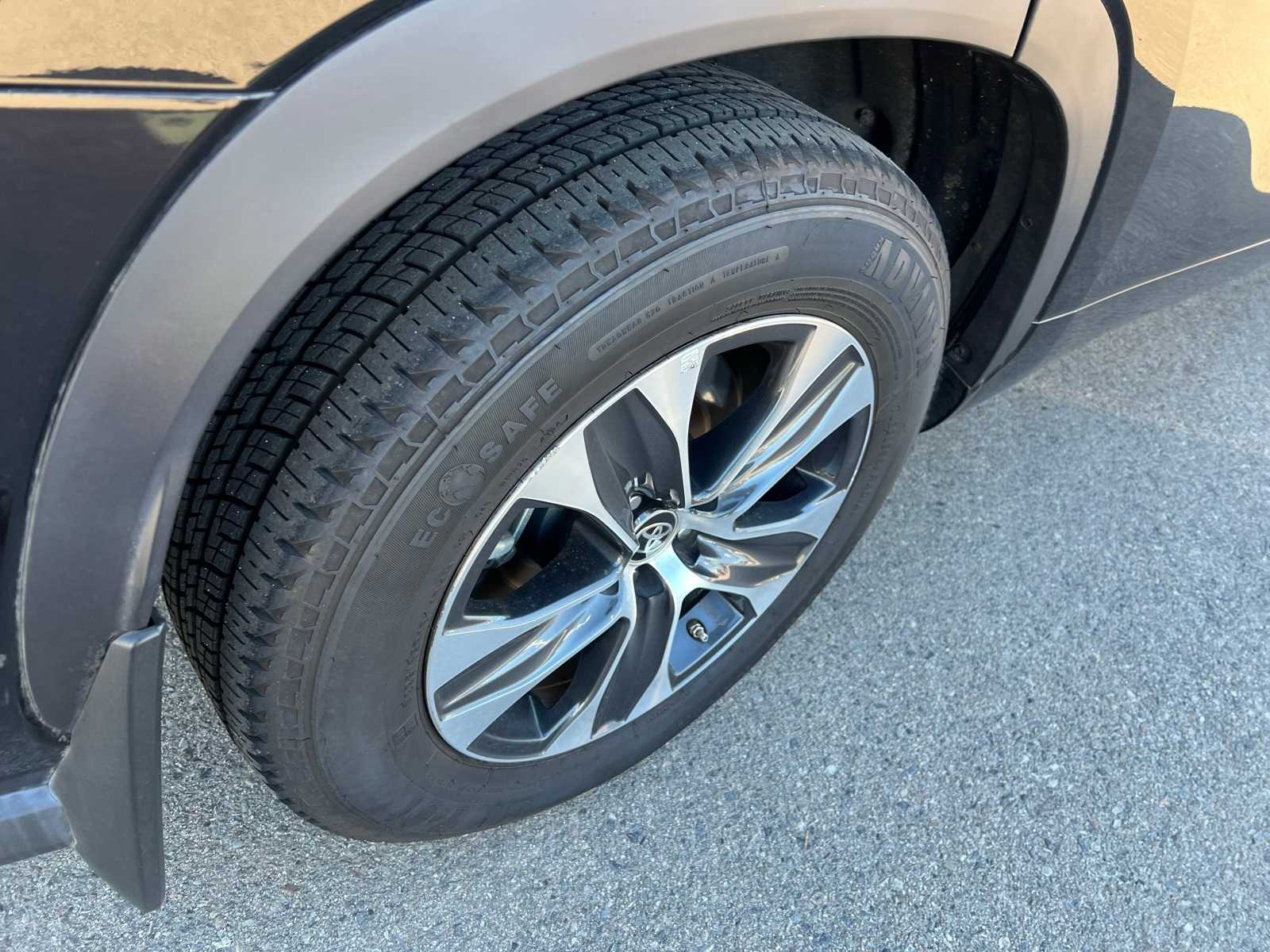 Thumbnail: 2021 Toyota Highlander - 21