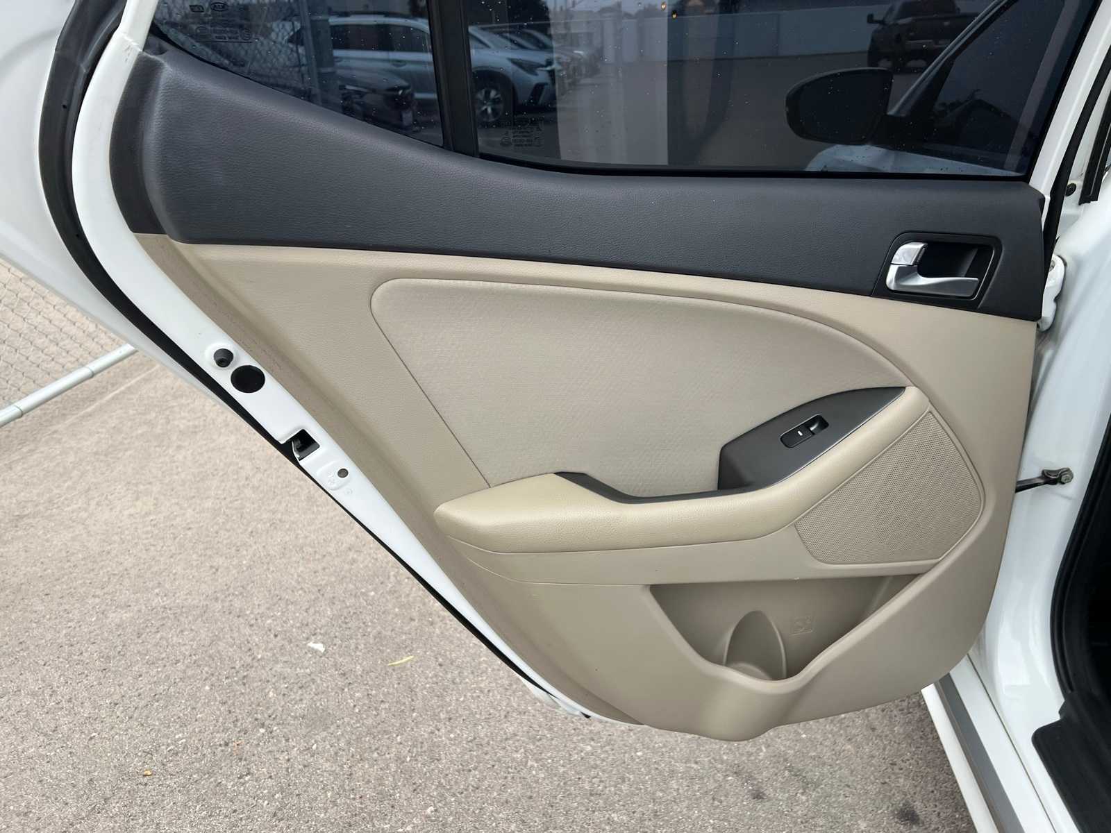 Thumbnail: 2016 Kia Optima - 20