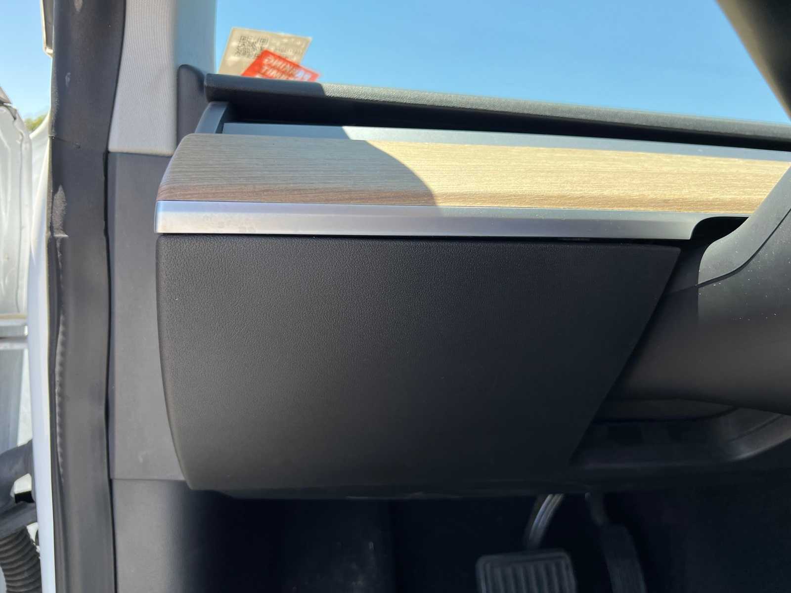 Thumbnail: 2020 Tesla Model 3 - 27