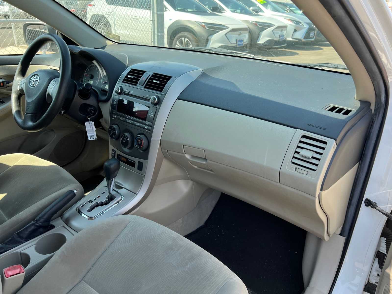 Thumbnail: 2011 Toyota Corolla - 26