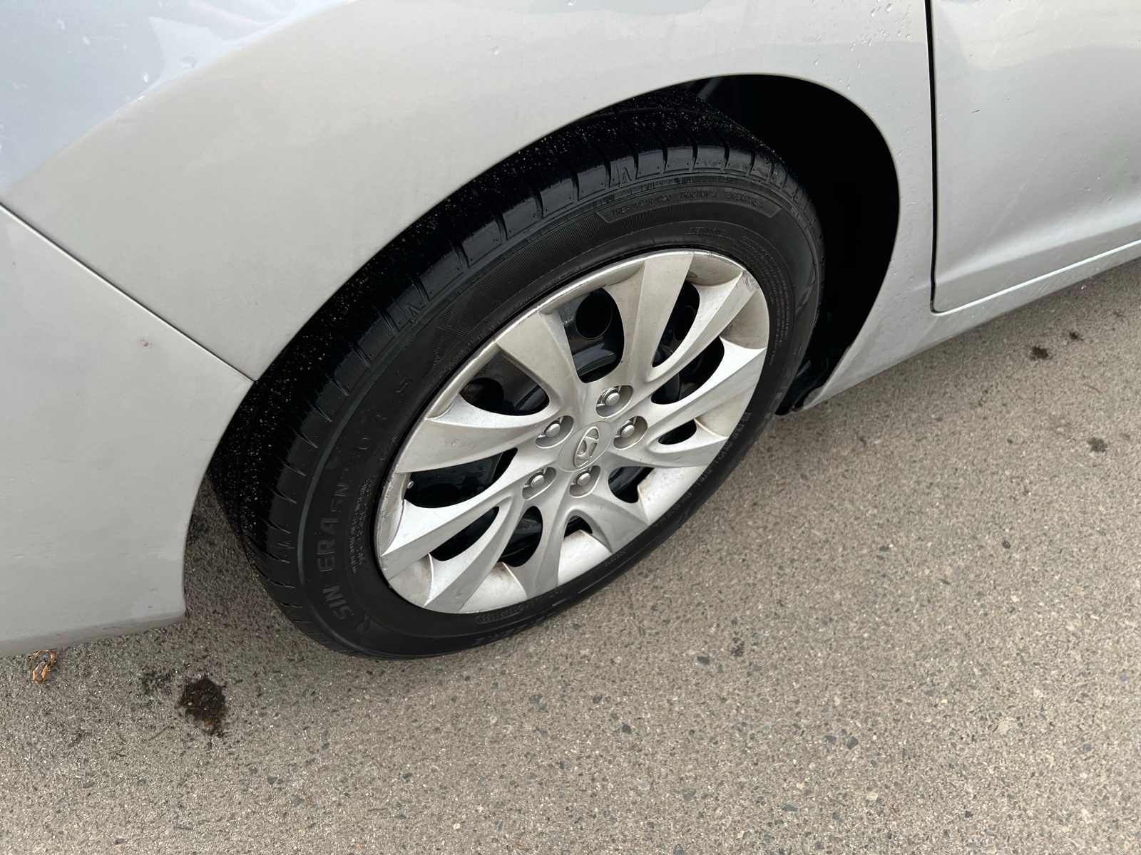 Thumbnail: 2012 Hyundai Elantra - 20