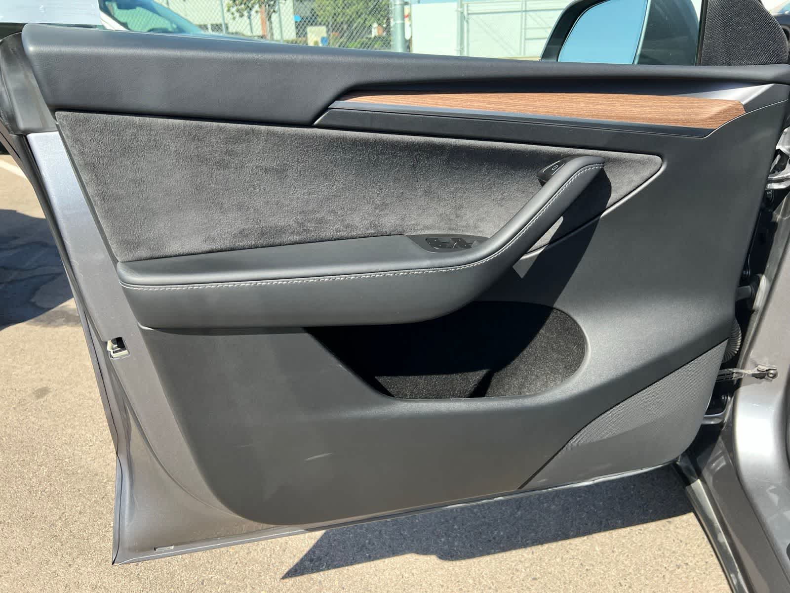 Thumbnail: 2025 Tesla Model Y - 15