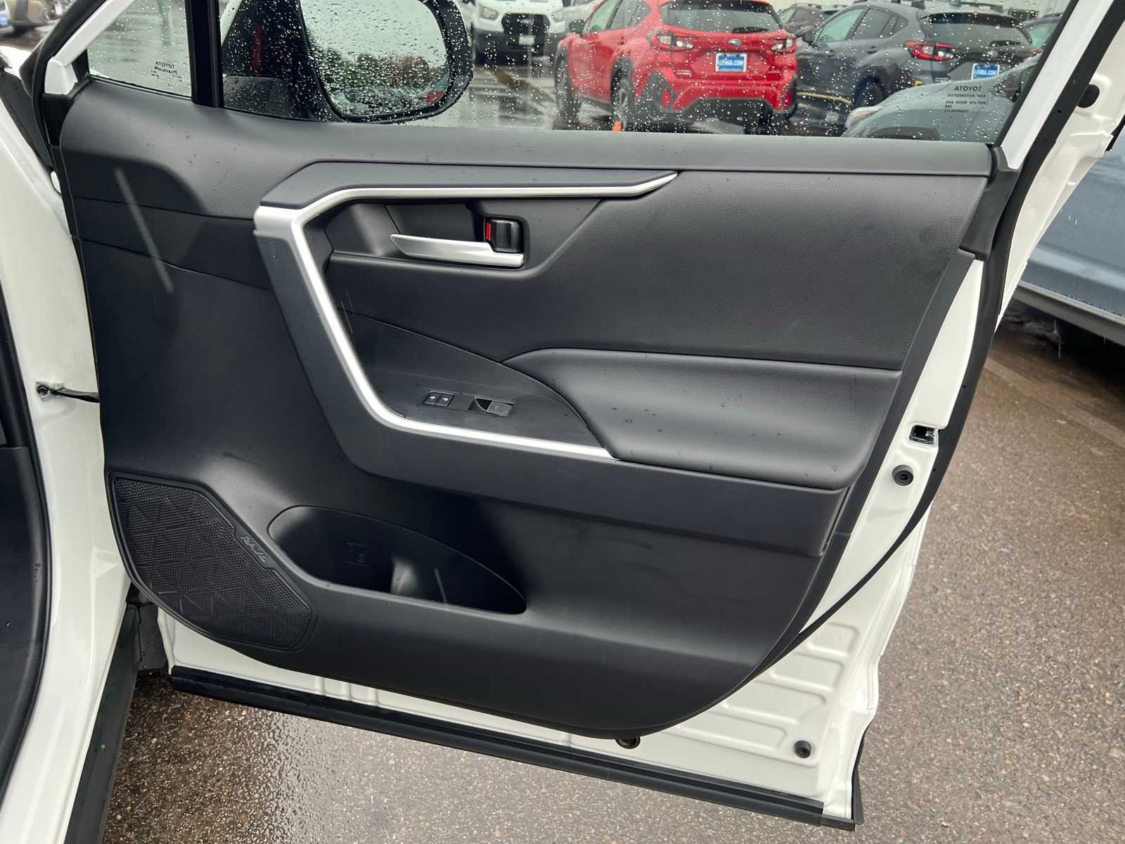 Thumbnail: 2025 Toyota RAV4 - 28