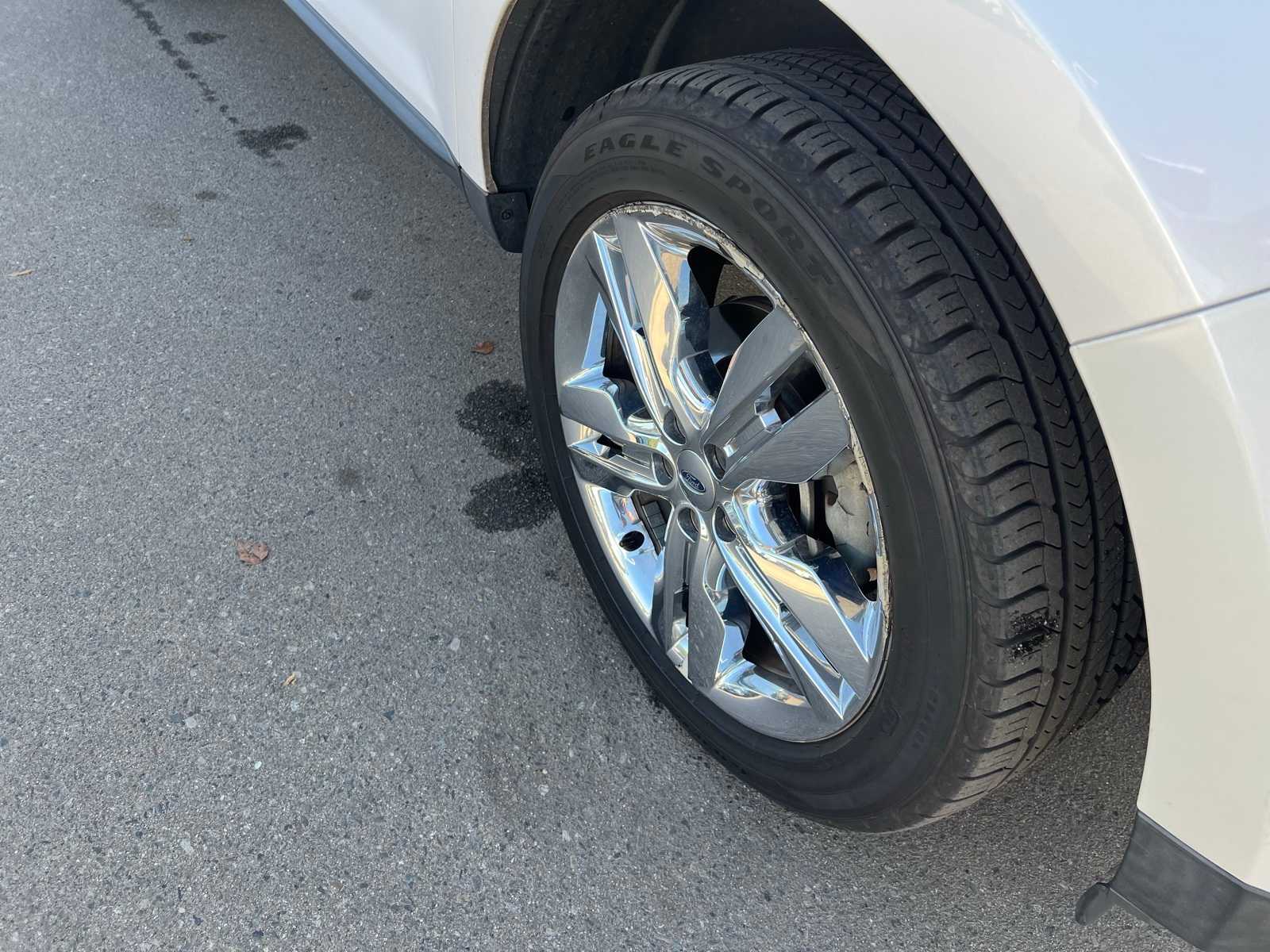 Thumbnail: 2013 Ford Edge - 25