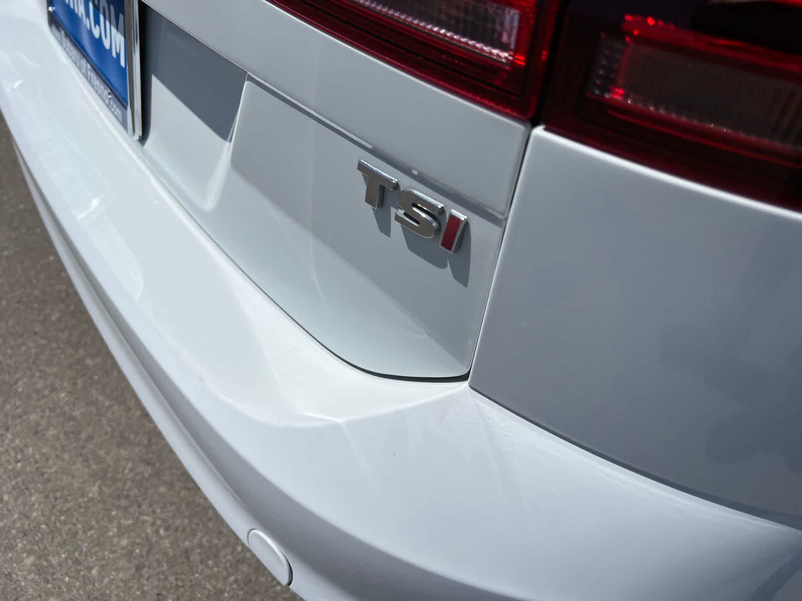 Thumbnail: 2015 Volkswagen Golf - 6