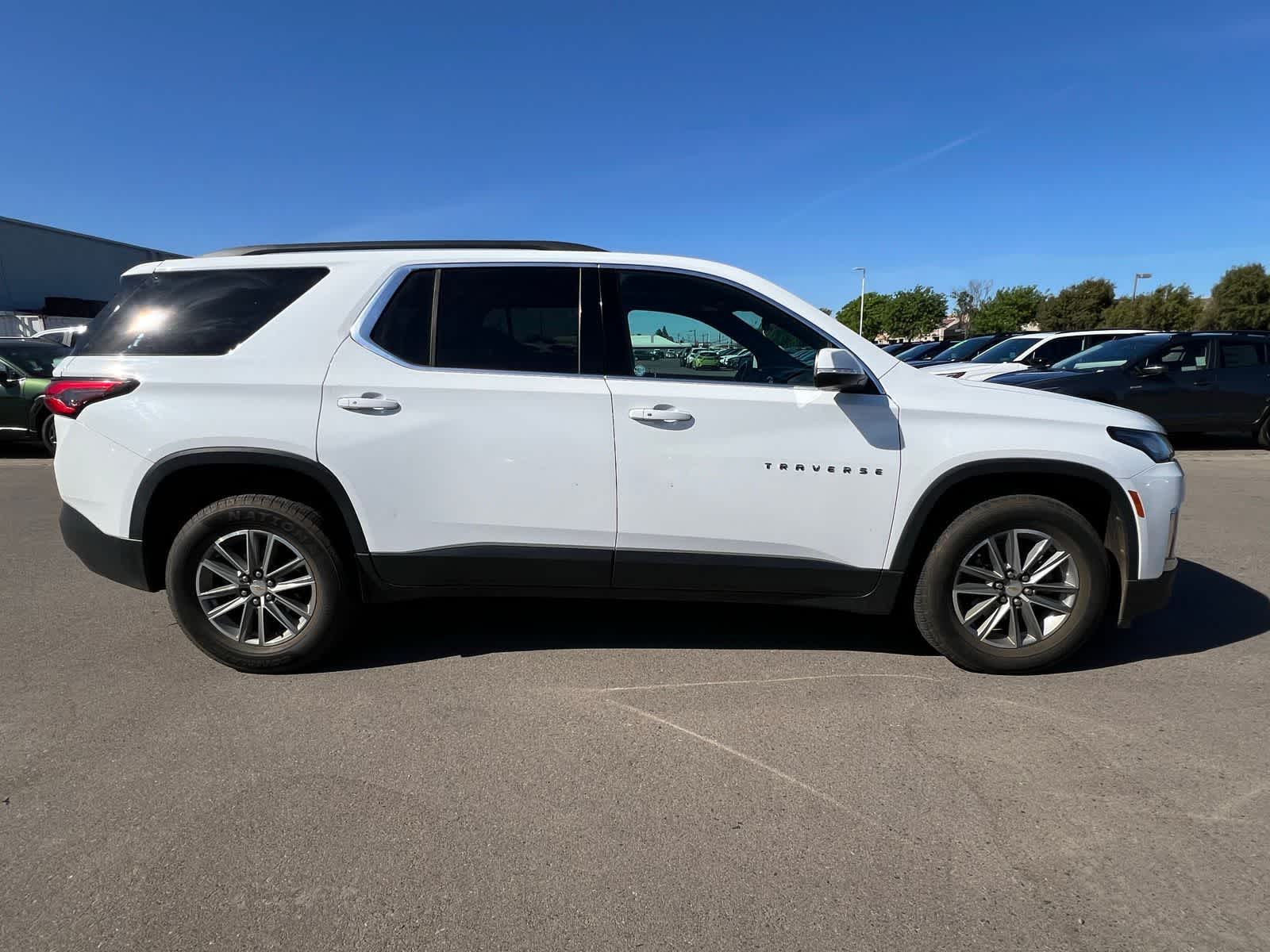 Thumbnail: 2023 Chevrolet Traverse - 10