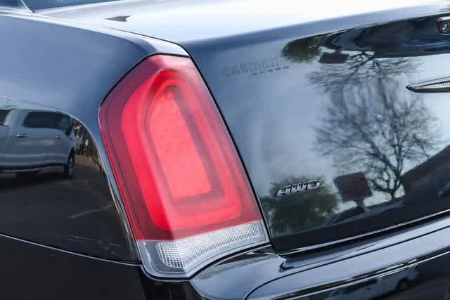 Thumbnail: 2018 Chrysler 300 - 8