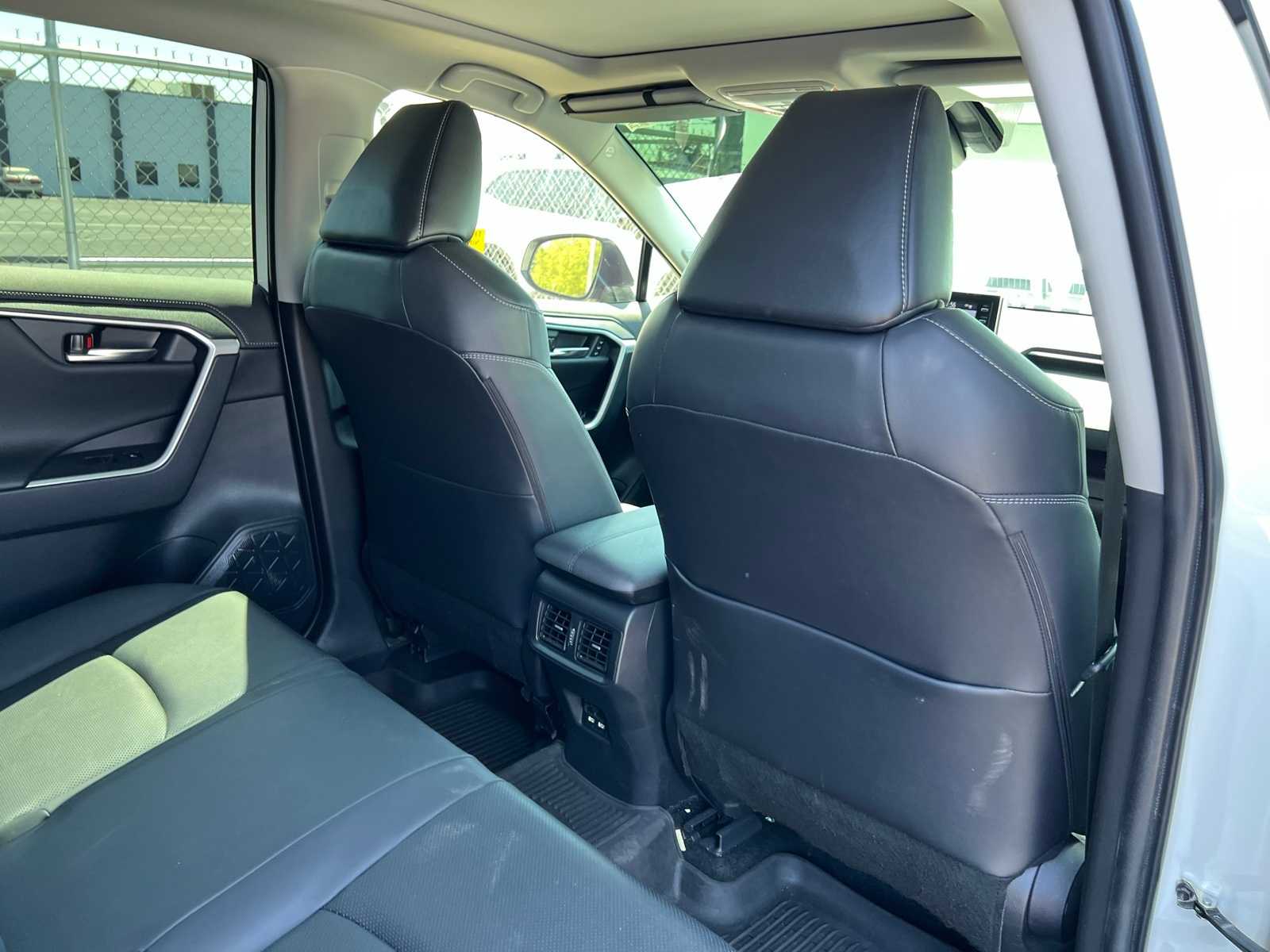 Thumbnail: 2021 Toyota RAV4 - 22