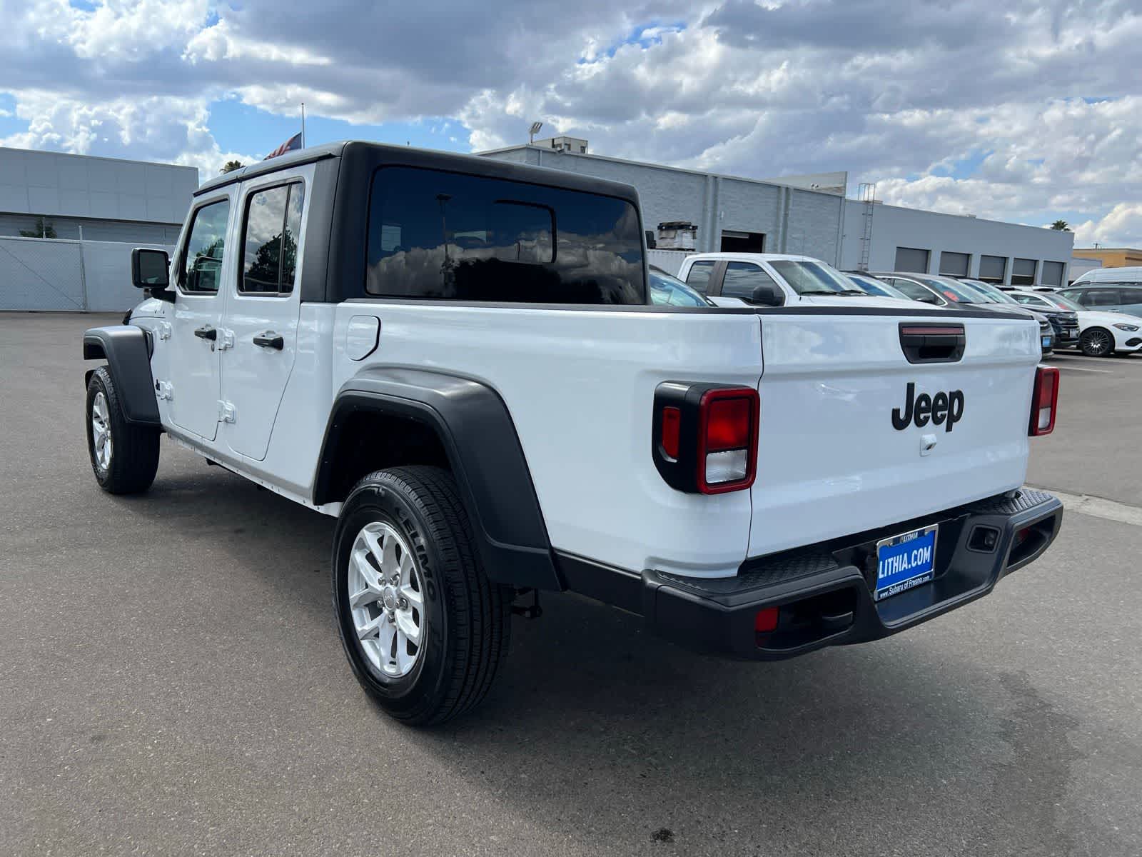 Thumbnail: 2023 Jeep Gladiator - 2