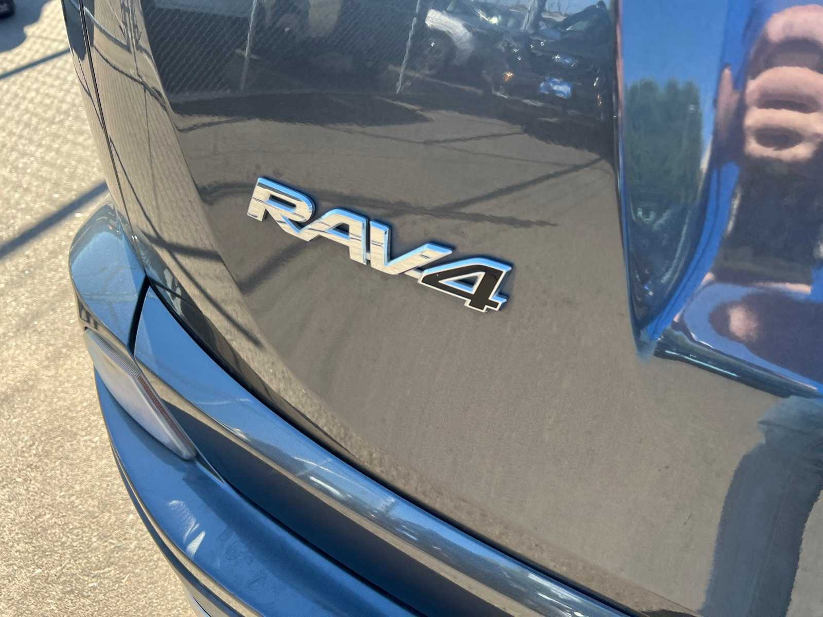 Thumbnail: 2018 Toyota RAV4 - 5