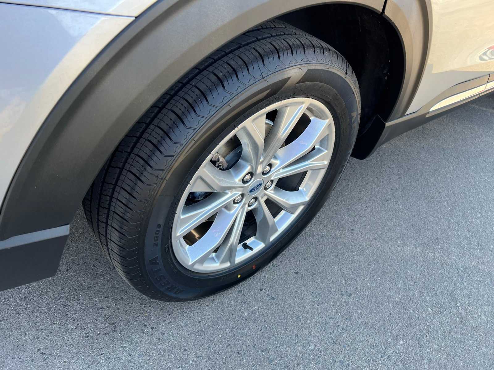 Thumbnail: 2021 Ford Explorer - 21