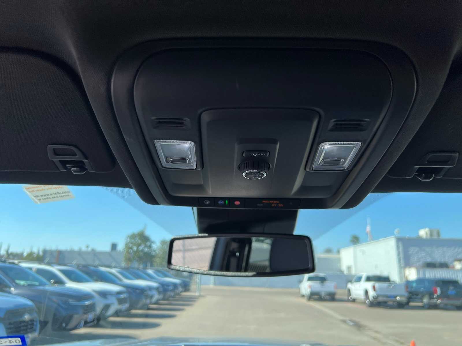 Thumbnail: 2025 Chevrolet Suburban - 31