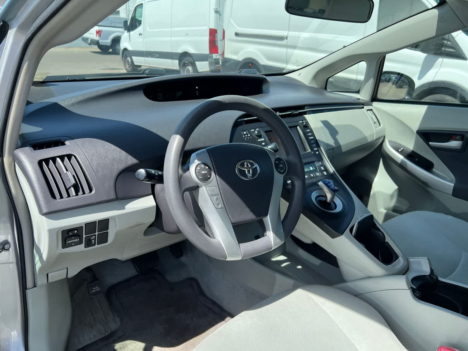 Thumbnail: 2010 Toyota Prius - 14