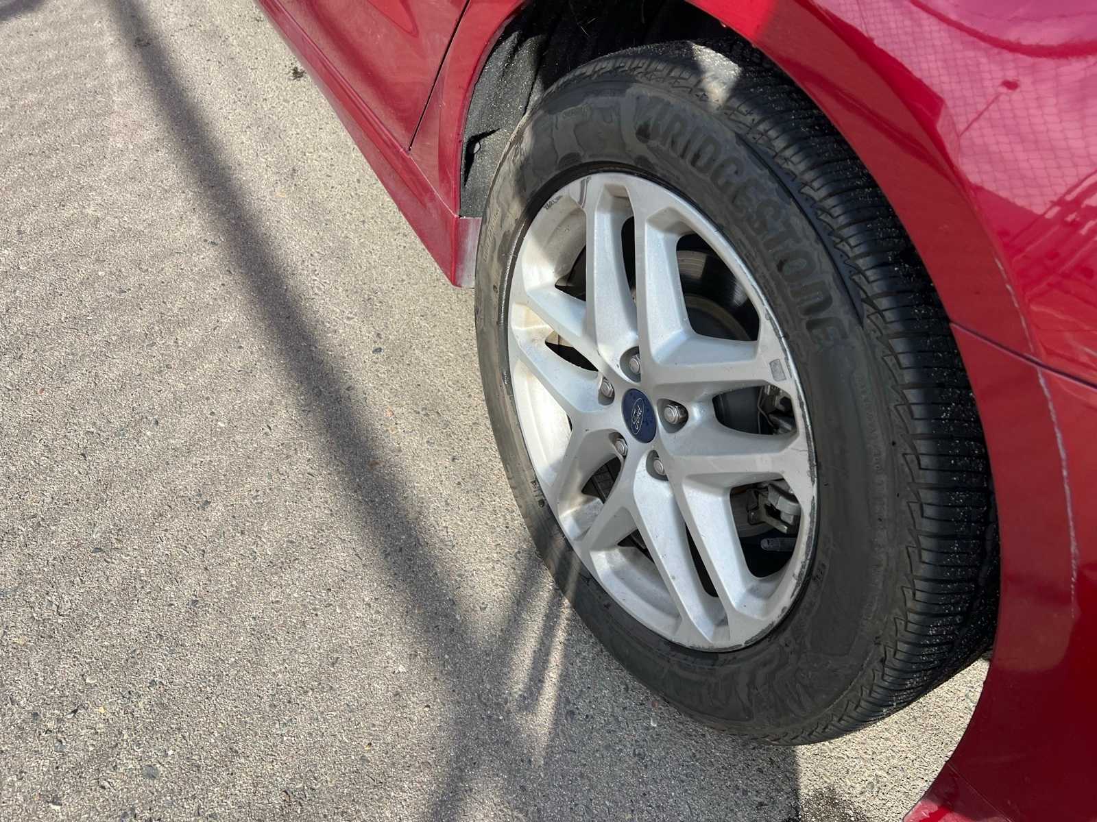 Thumbnail: 2015 Ford Fusion - 17