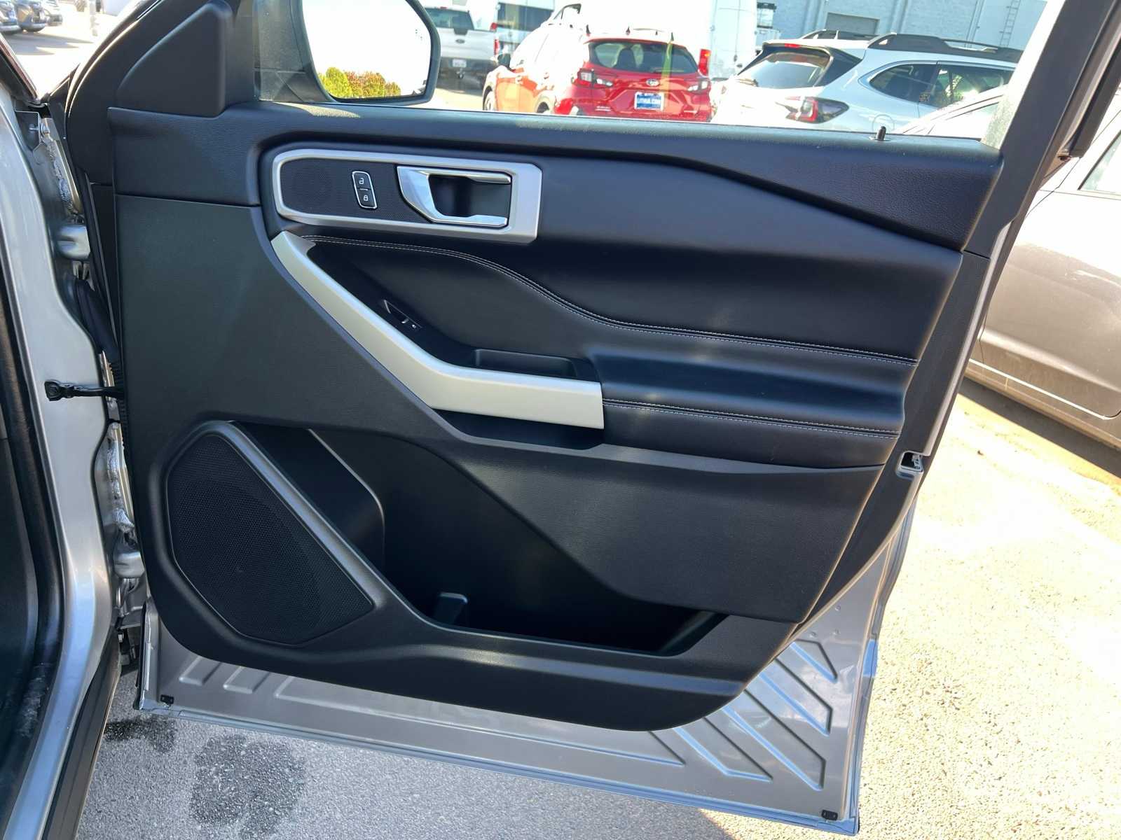 Thumbnail: 2021 Ford Explorer - 28