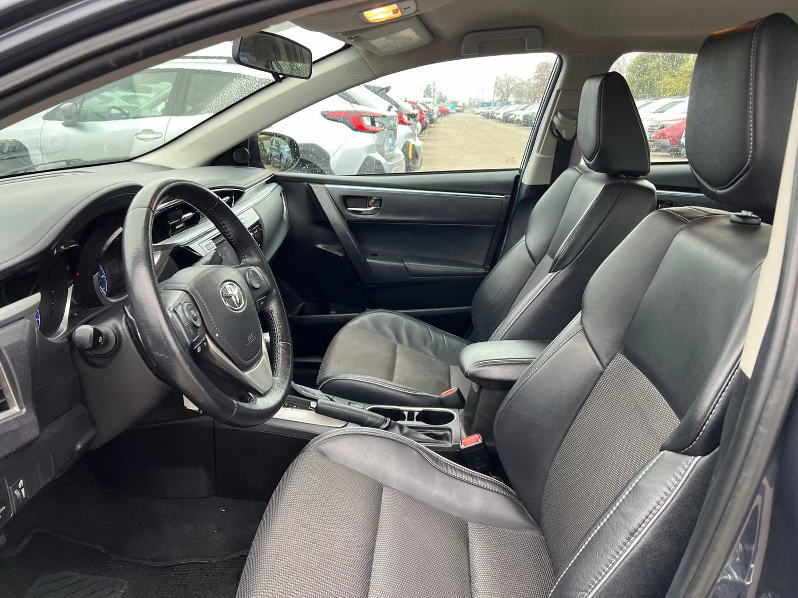 Thumbnail: 2015 Toyota Corolla - 15