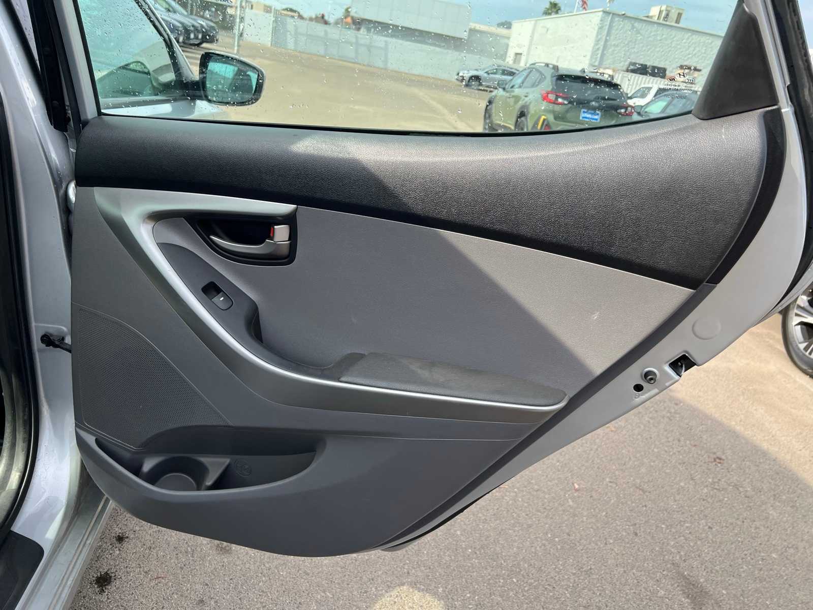 Thumbnail: 2012 Hyundai Elantra - 23