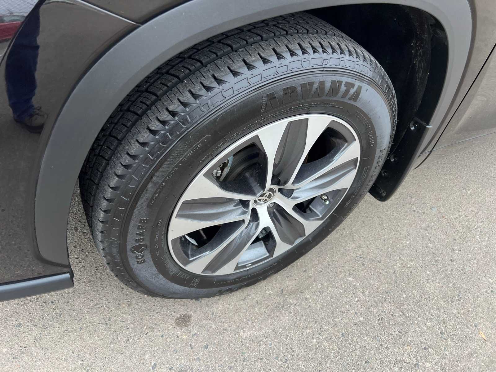 Thumbnail: 2021 Toyota Highlander - 13