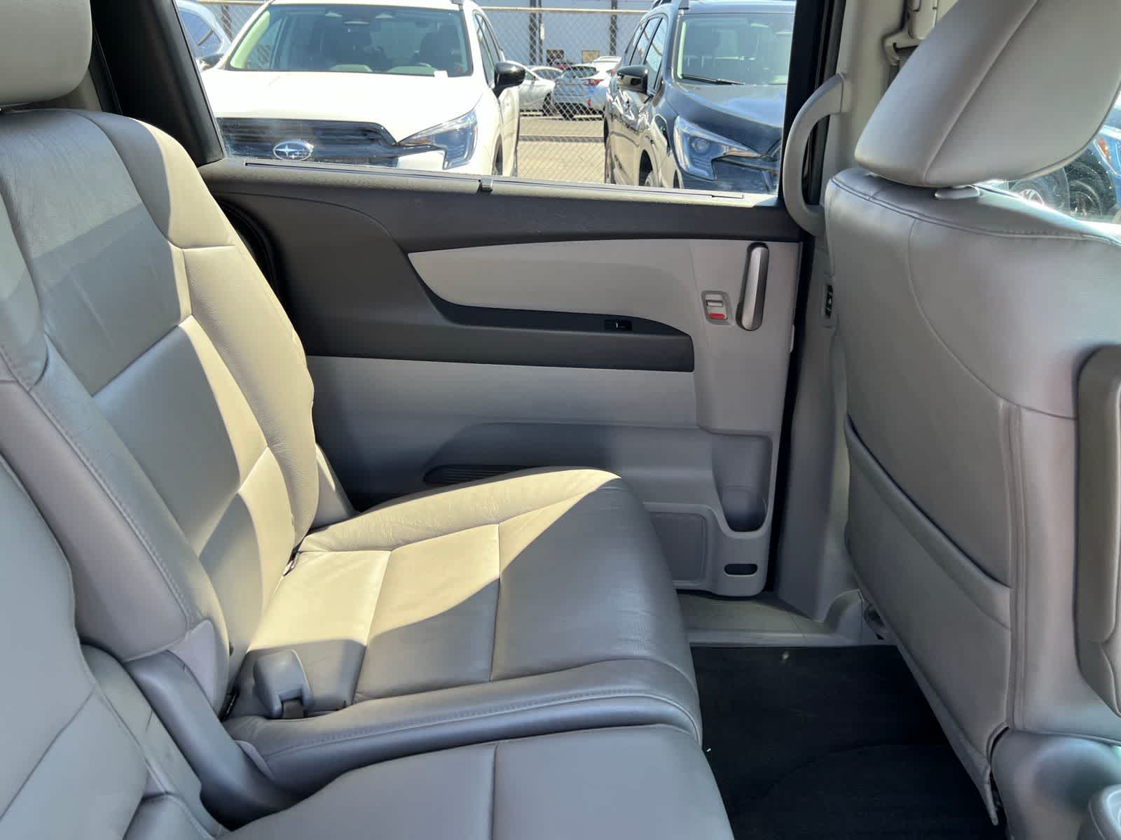 Thumbnail: 2011 Honda Odyssey - 23