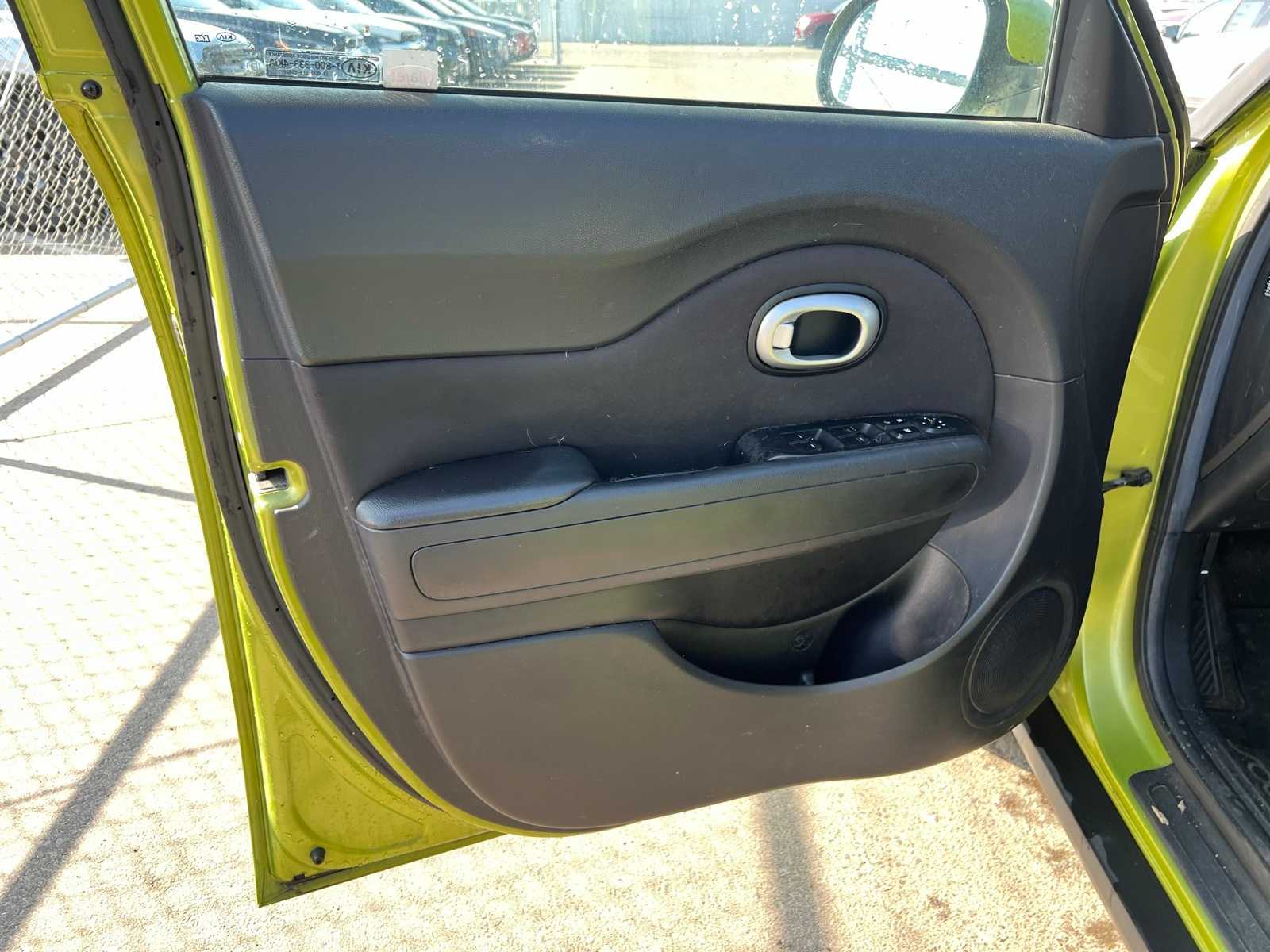 Thumbnail: 2014 Kia Soul - 15