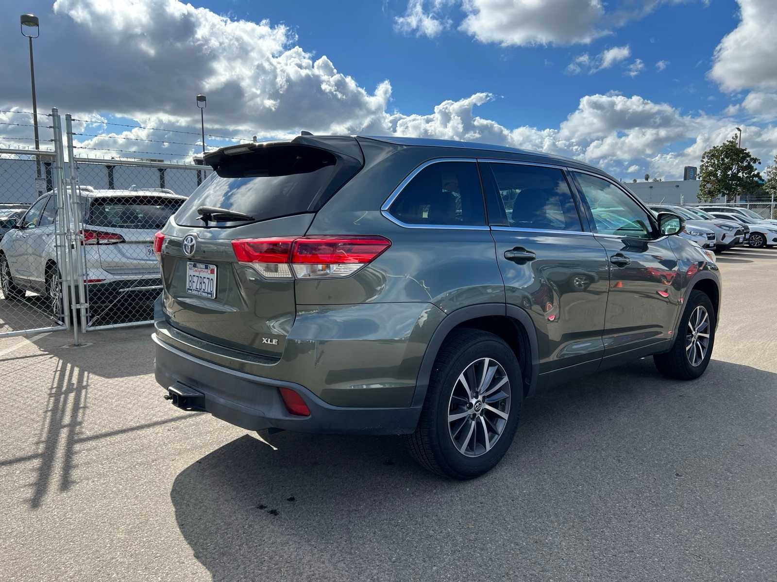 Thumbnail: 2018 Toyota Highlander - 9