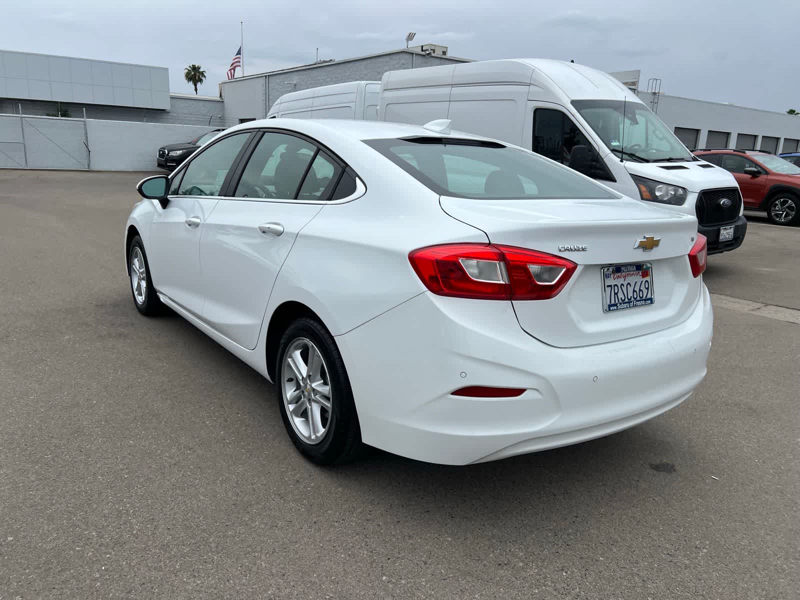 Thumbnail: 2016 Chevrolet Cruze - 3