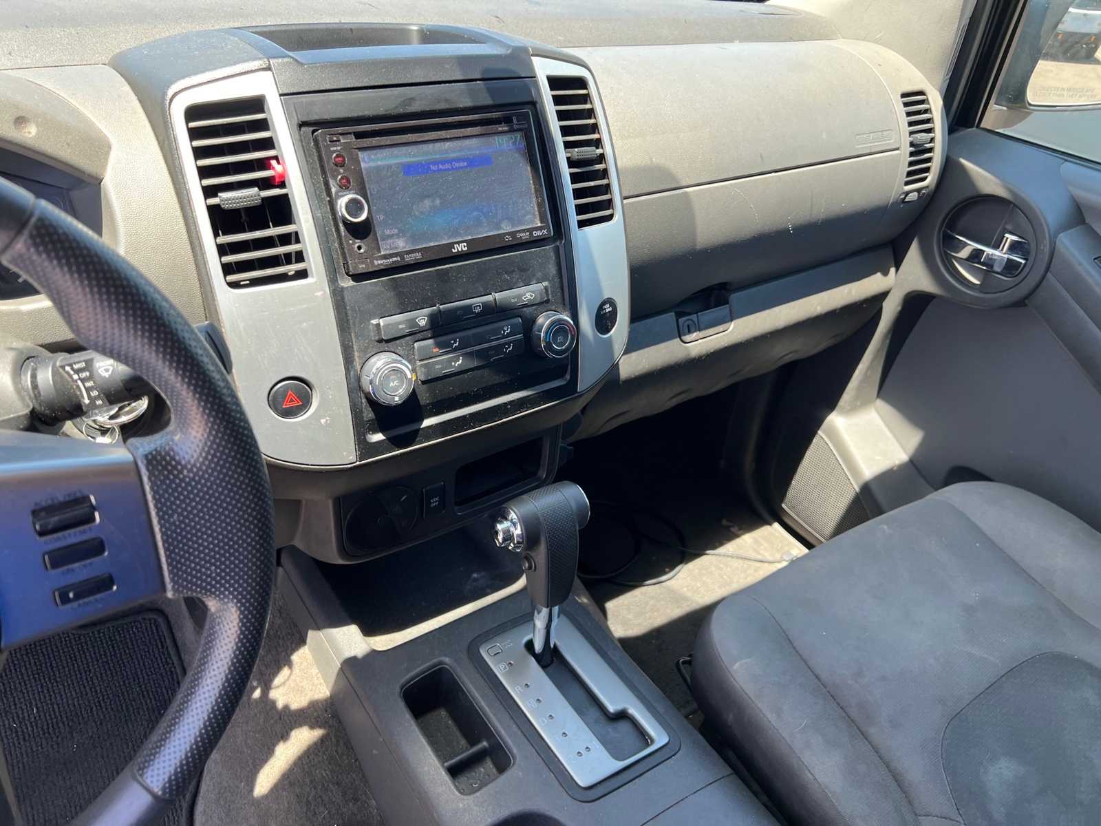 2011 Nissan Xterra S 31