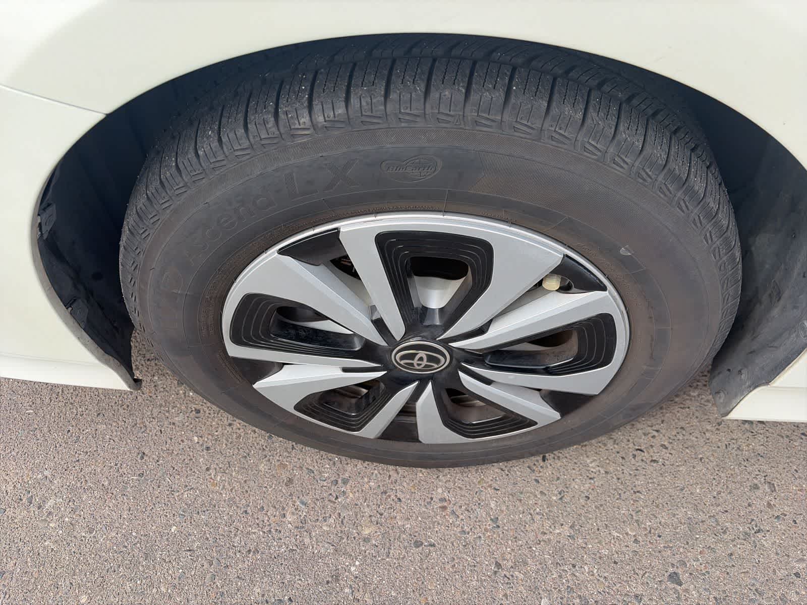 Thumbnail: 2018 Toyota Prius Prime - 22